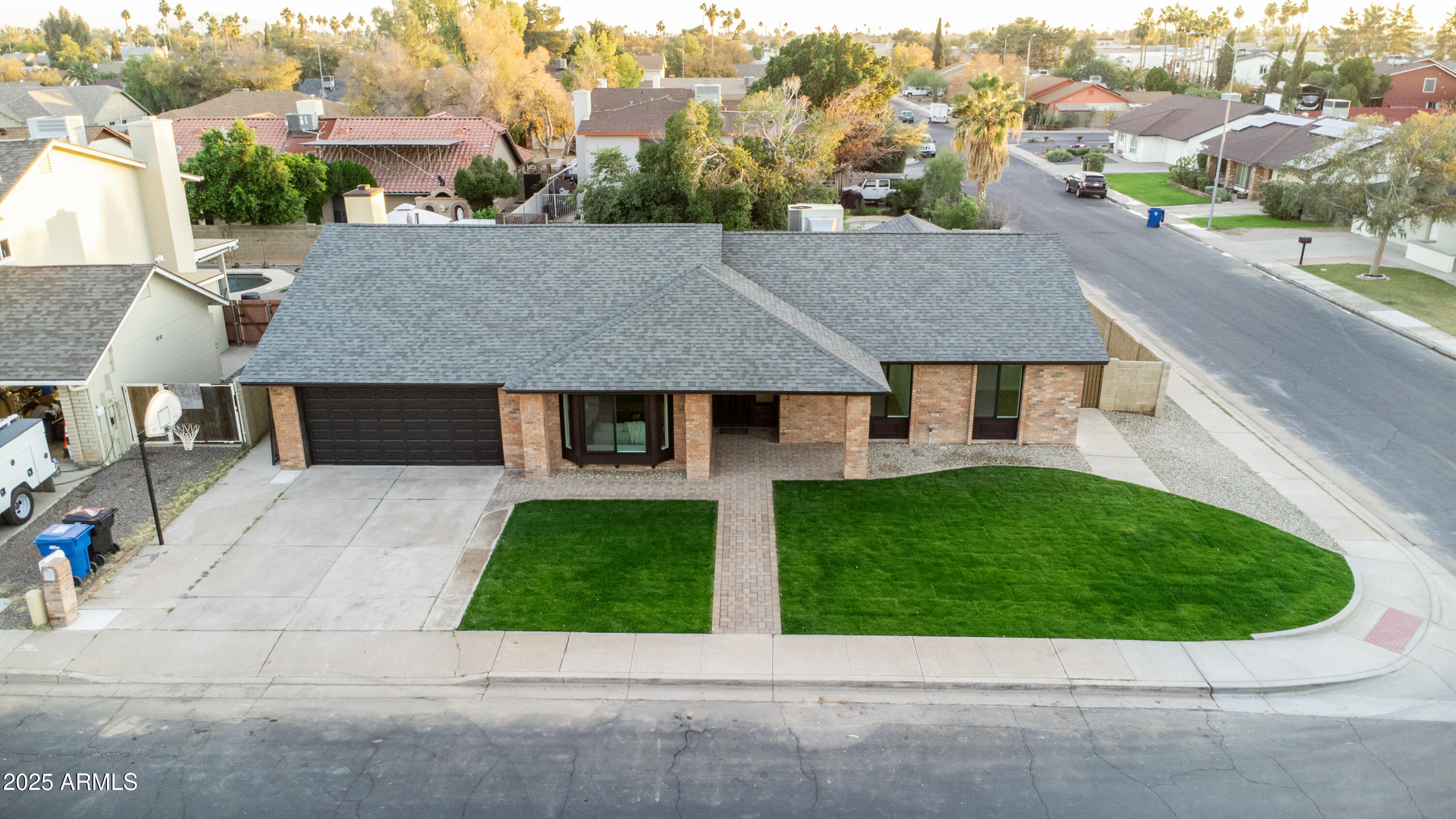 1123 W MENDOZA Avenue