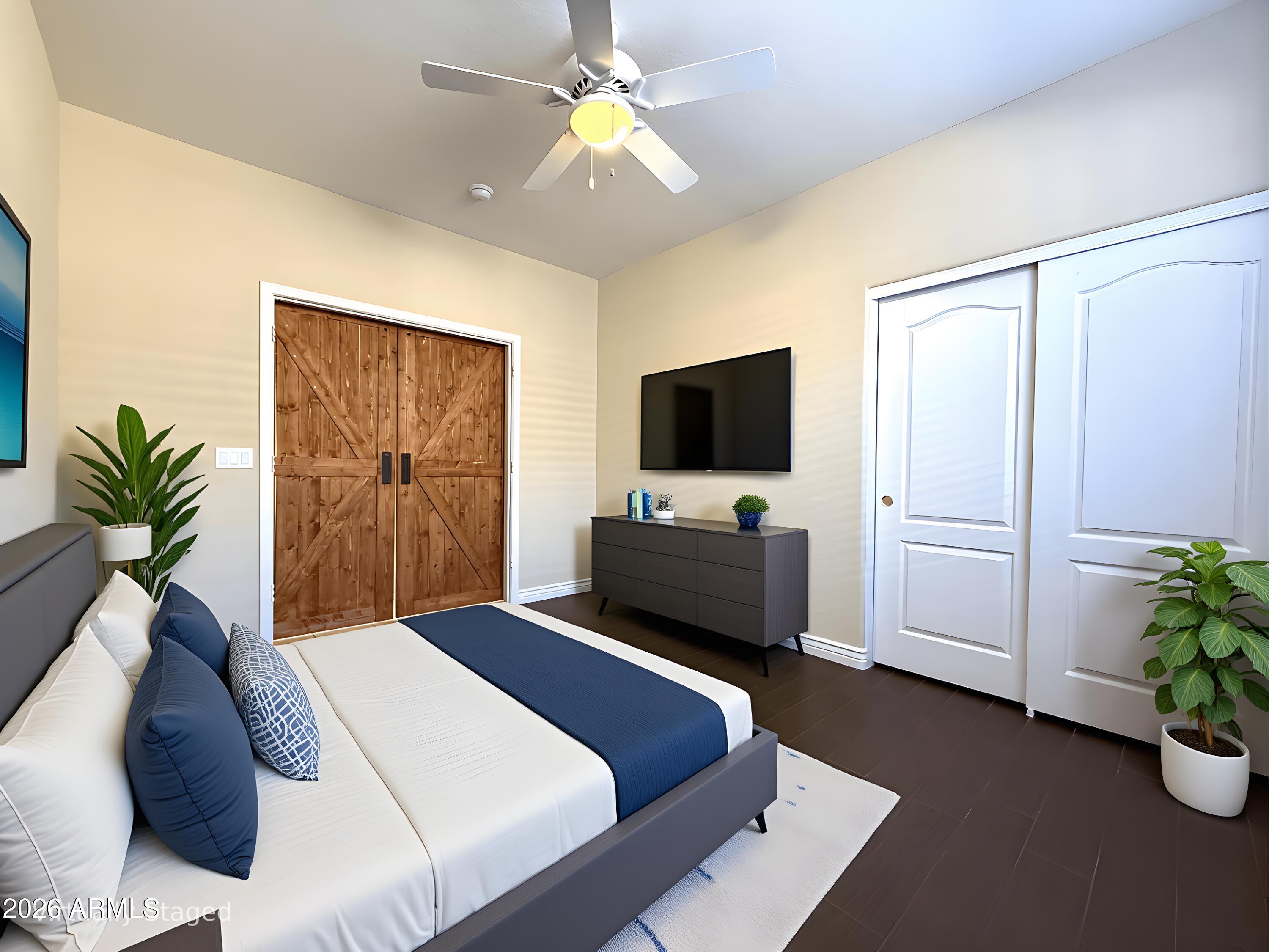 1819 W NIGHTHAWK Way