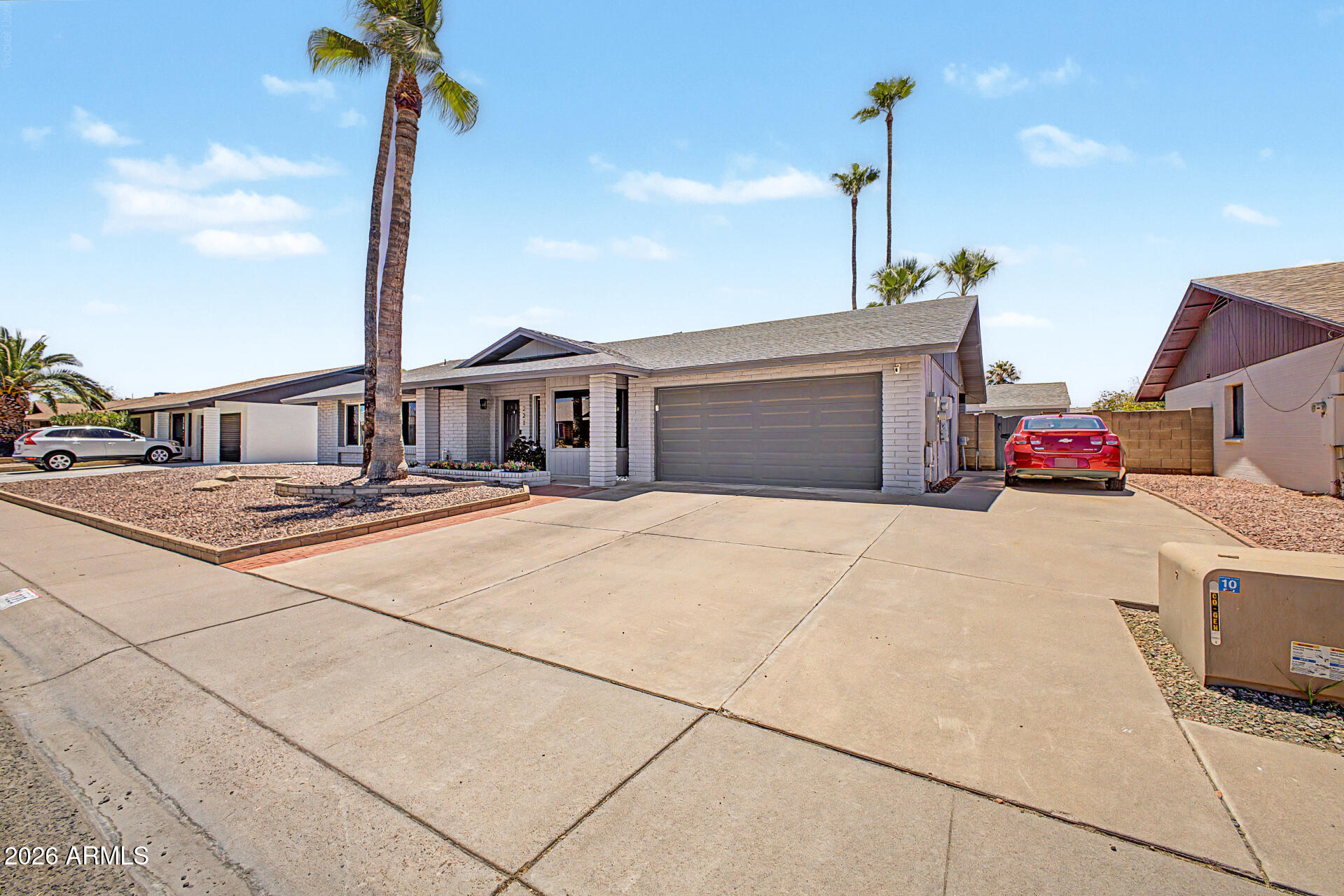 221 E HELENA Drive