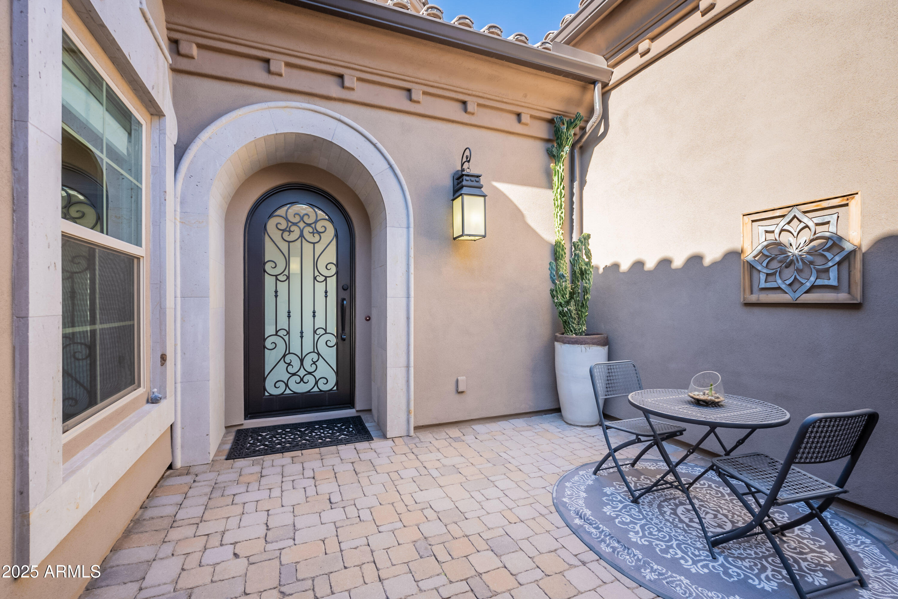 8512 E EAGLE CLAW Drive