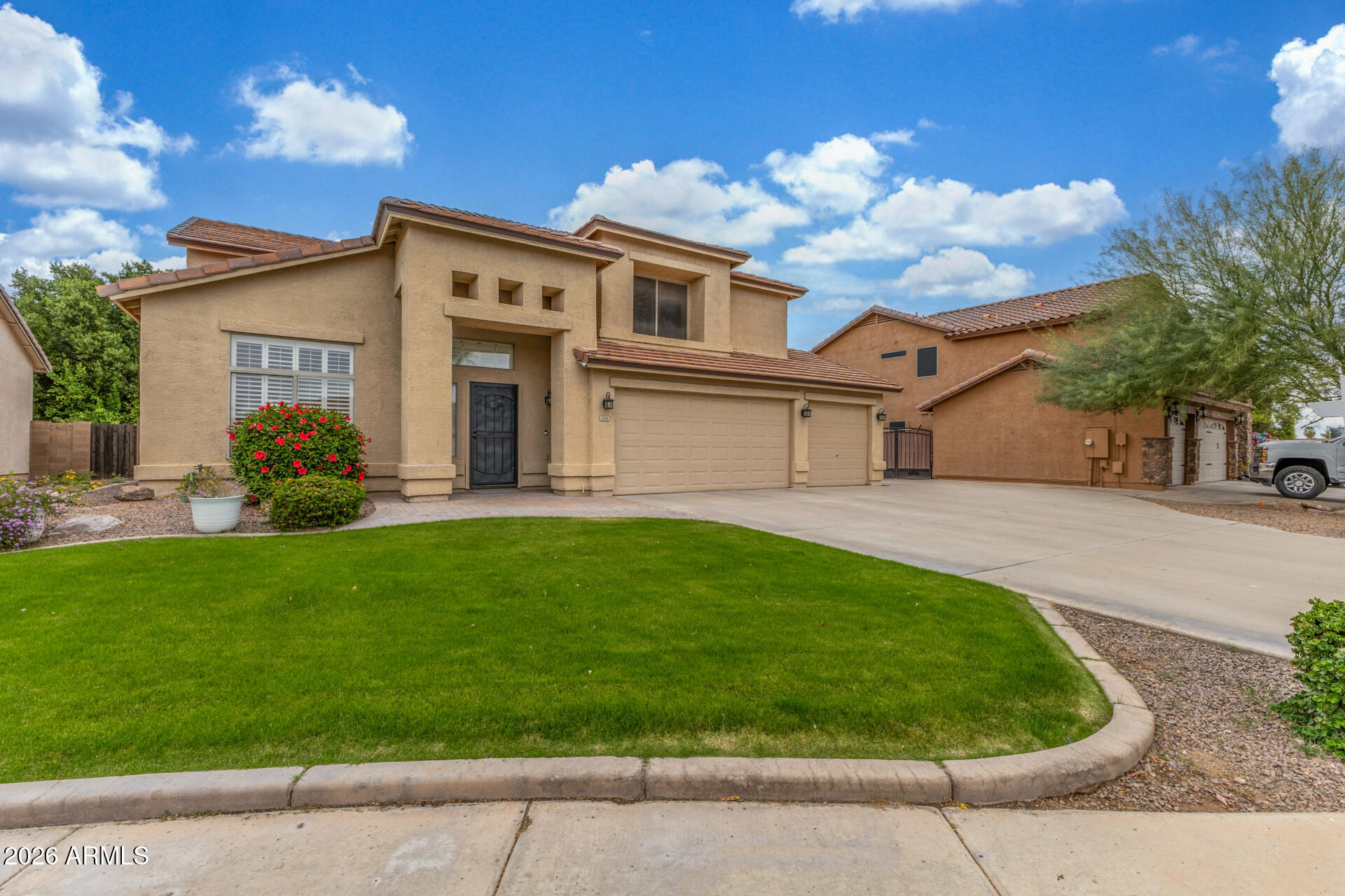 1038 E HARRISON Court