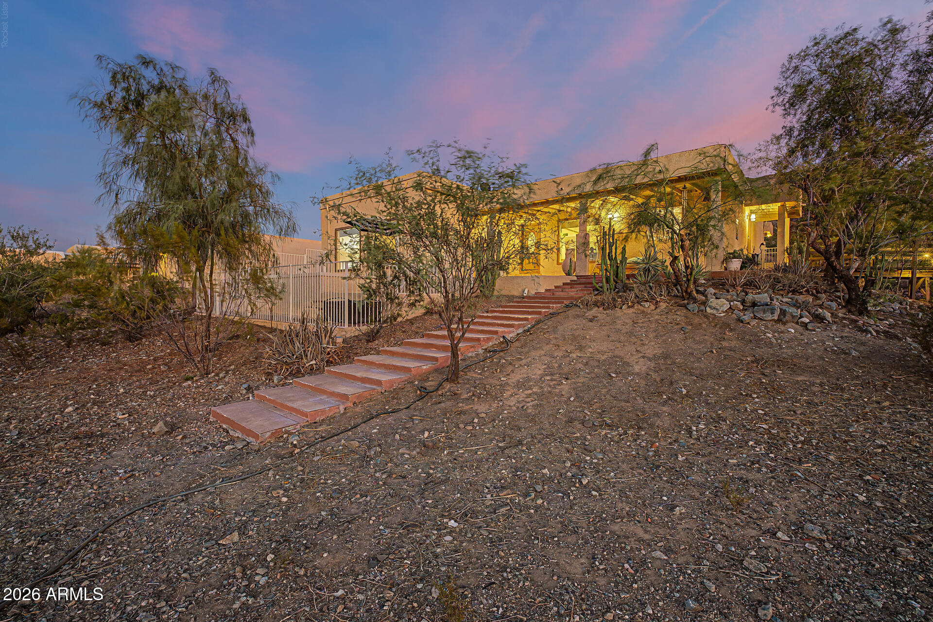 2324 W SUNRISE Drive