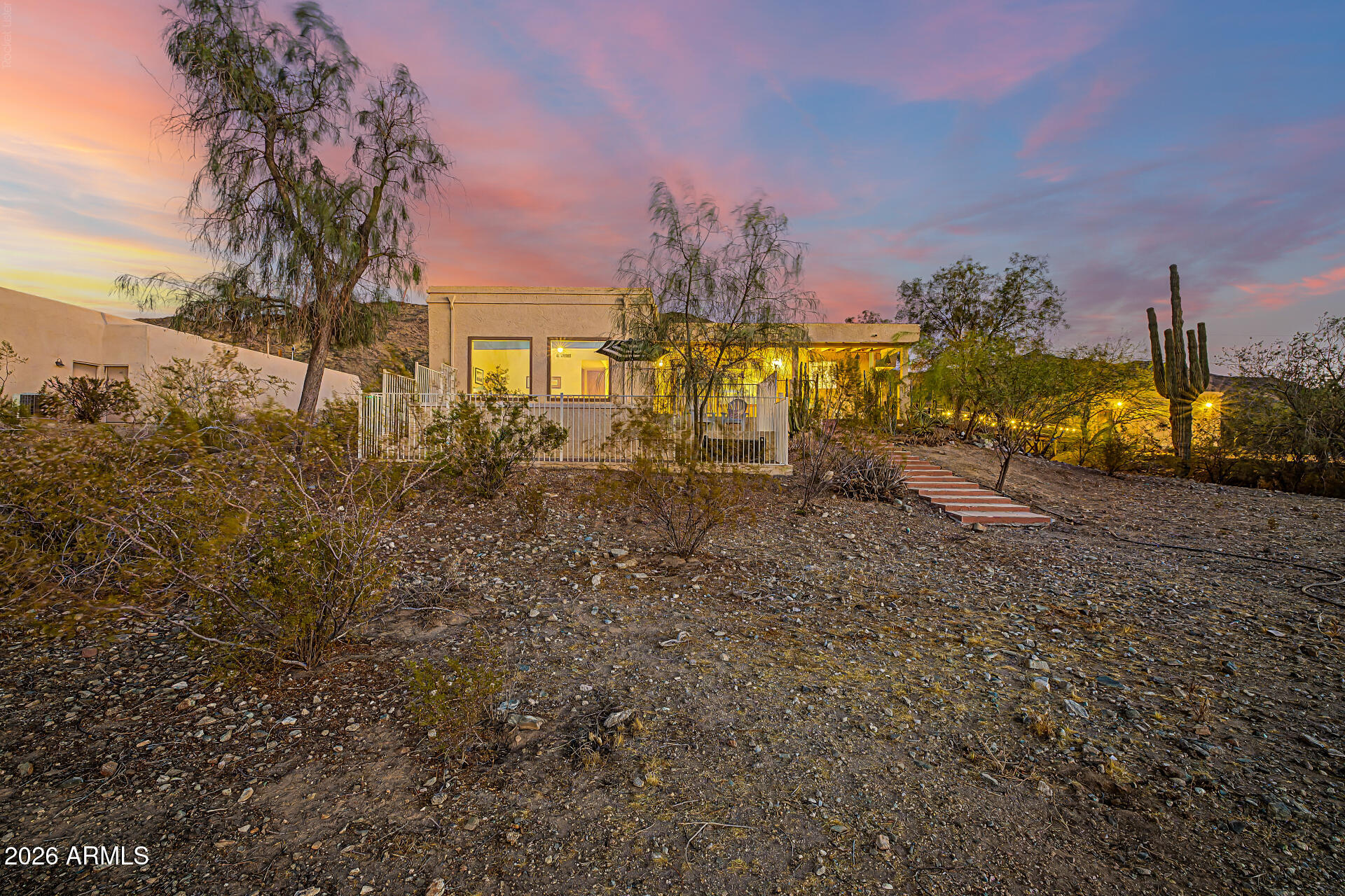 2324 W SUNRISE Drive