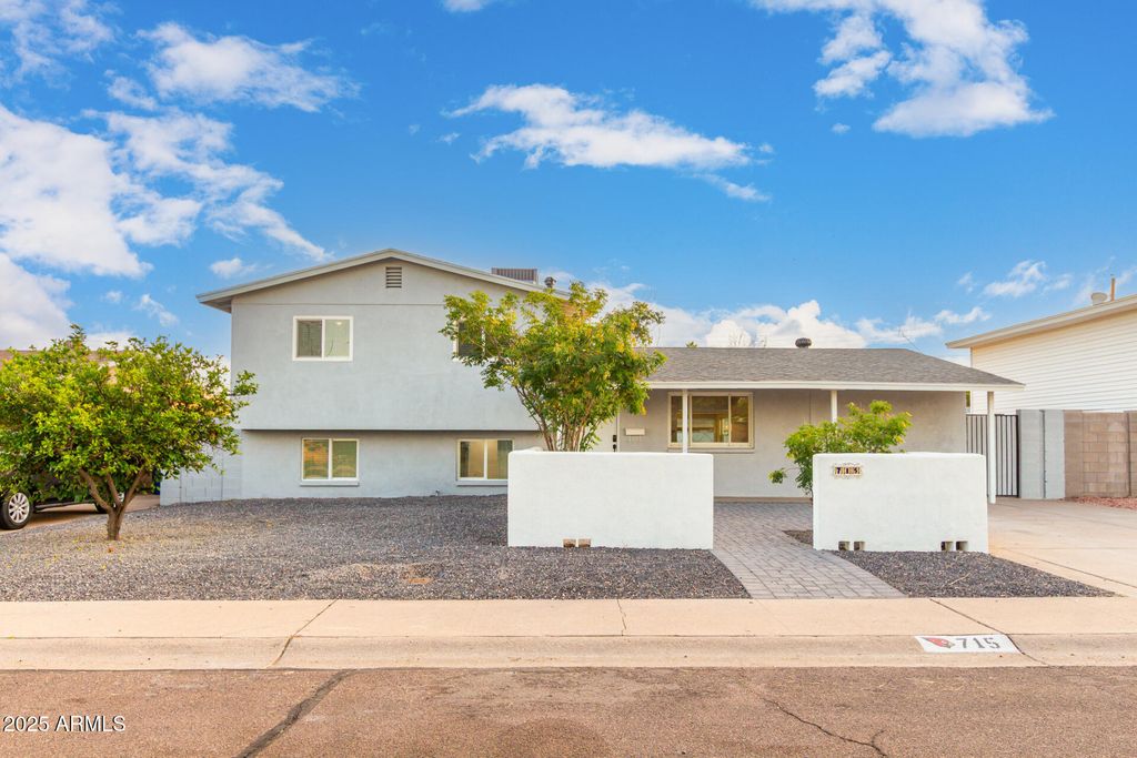 Photo of 715 E Taylor Street, Tempe, AZ 85288 (MLS # 6940090)