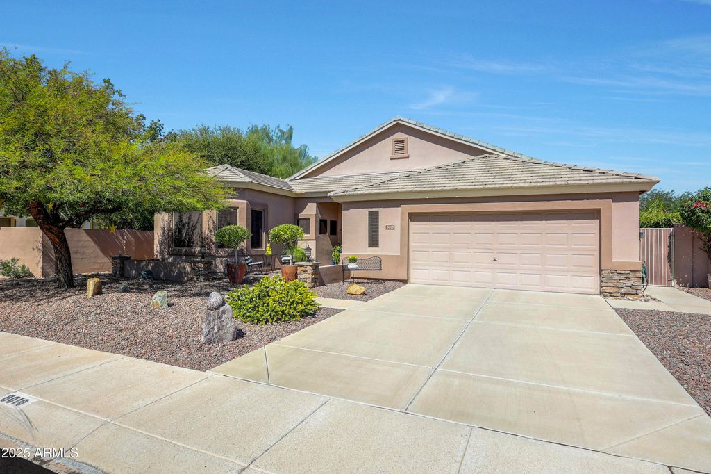 Photo of 8010 W Clara Lane, Peoria, AZ 85382 (MLS # 6927320)