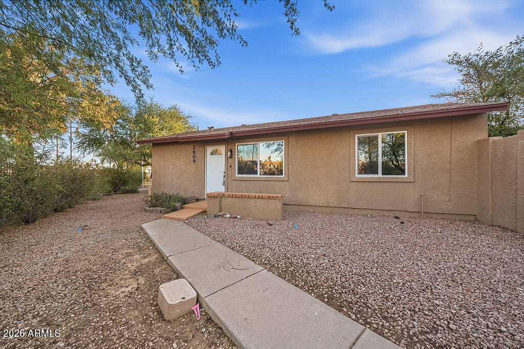 Photo of 2609 E Lemon Street, Tempe, AZ 85288 (MLS # 7062576)