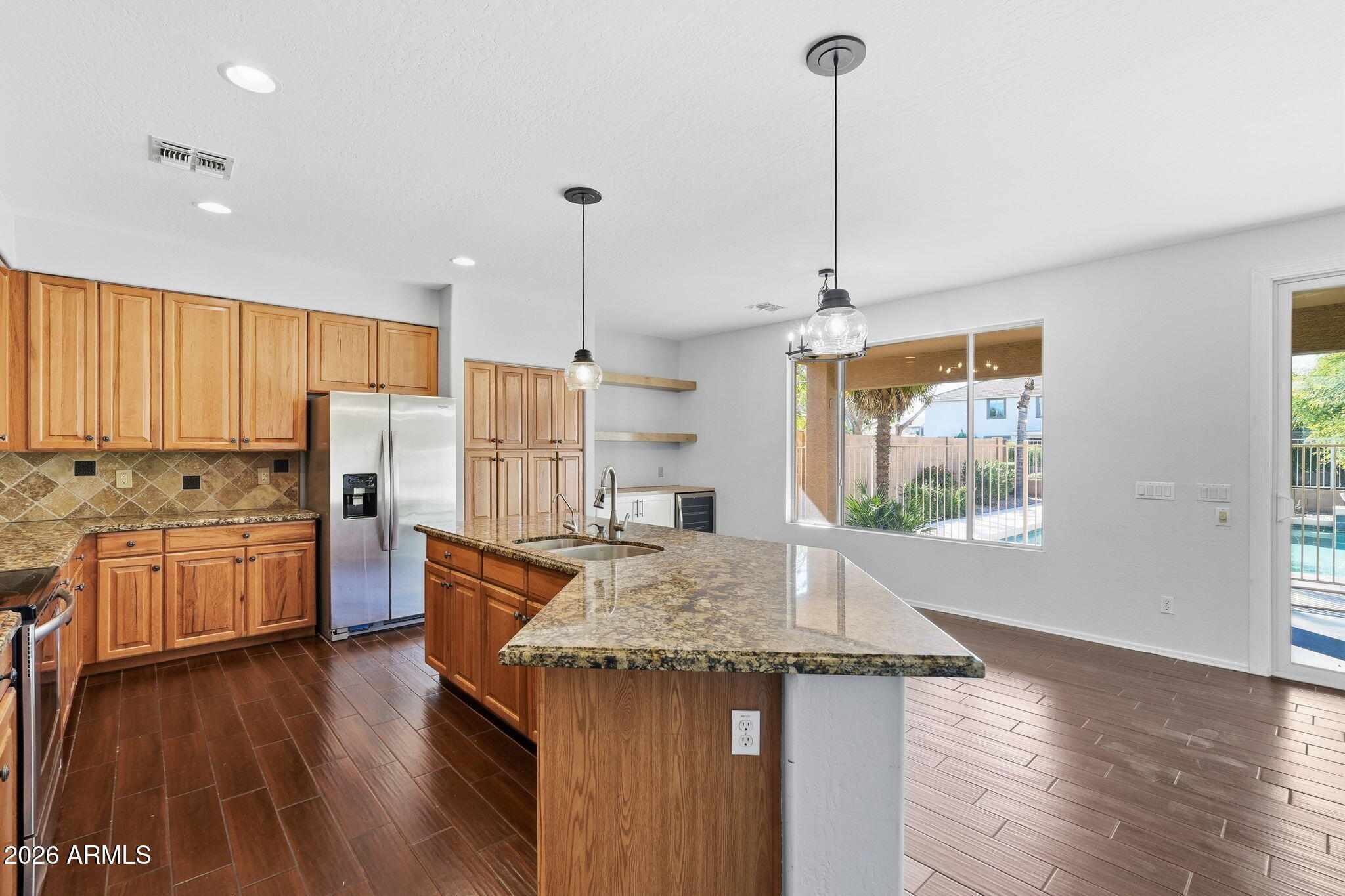 857 E CARLA VISTA Drive