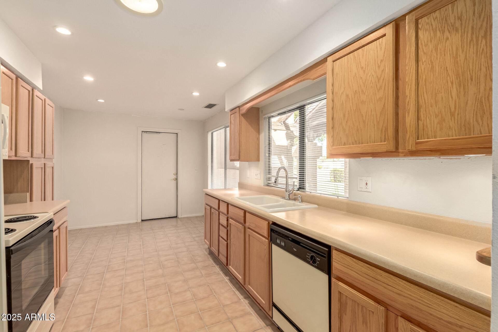 Homes for Sale in Queen Creek Arizona 4 717 W BOXELDER Place