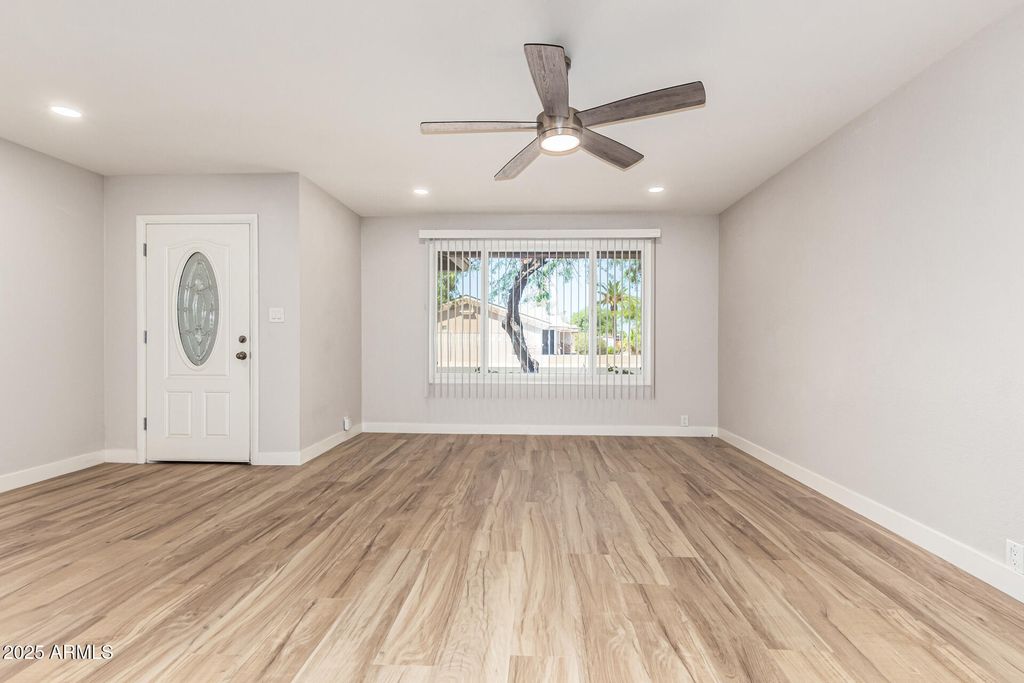 Photo of 5401 S Siesta Lane, Tempe, AZ 85283 (MLS # 6906891)