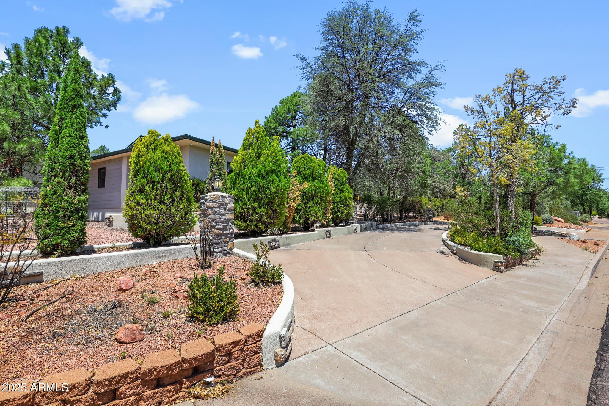 503 W Locust Road