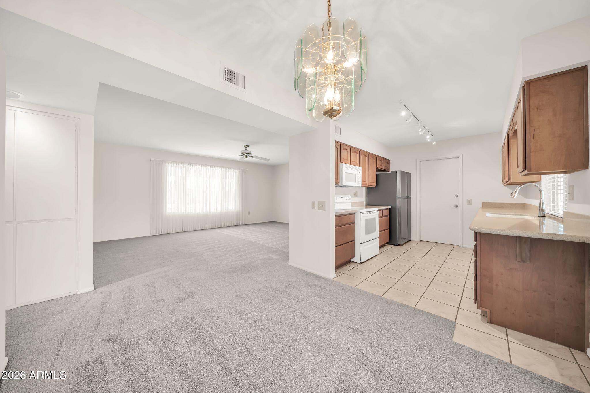 10802 W HUTTON Drive