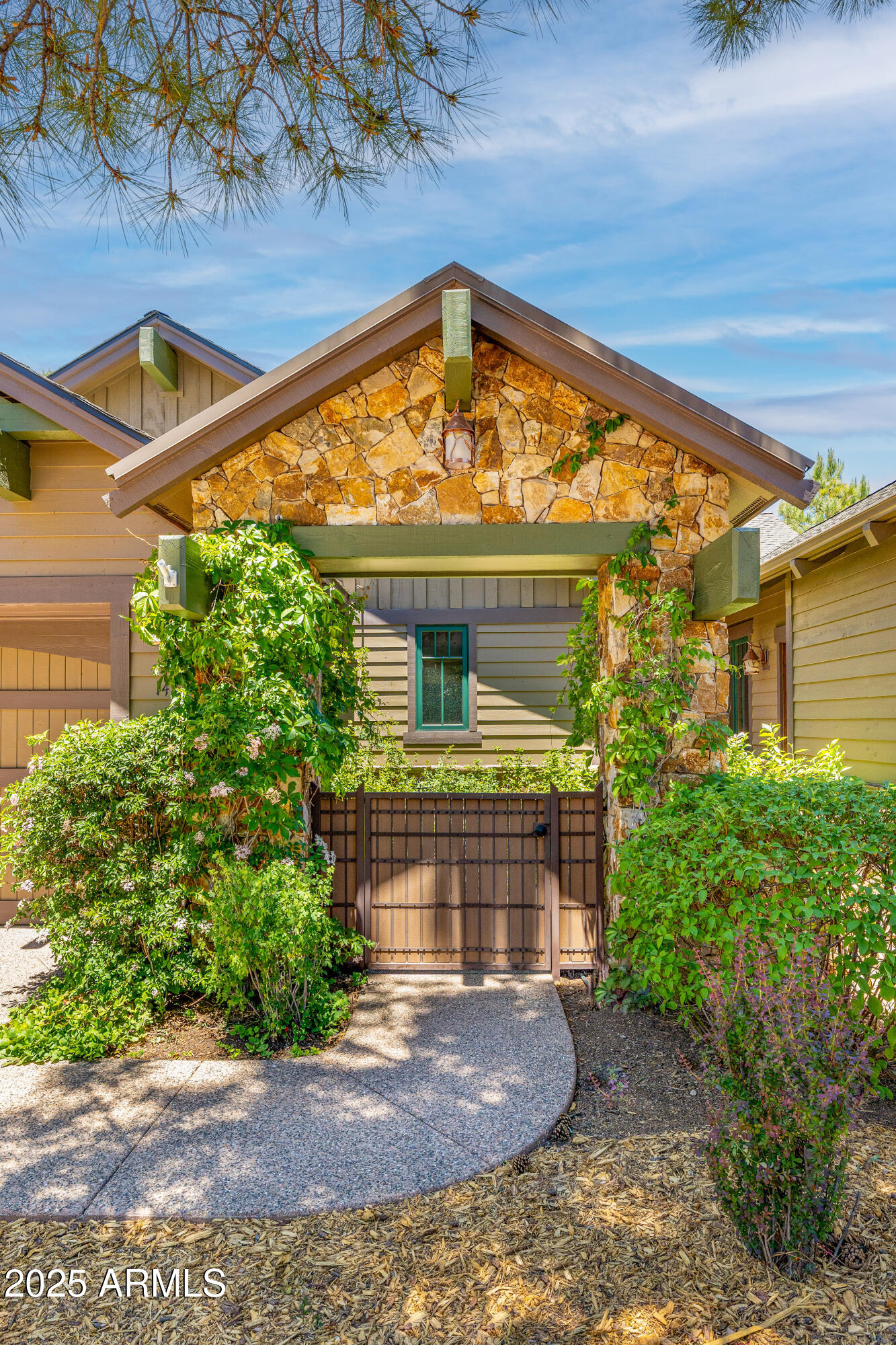 1483 E Castle Hills Drive 12