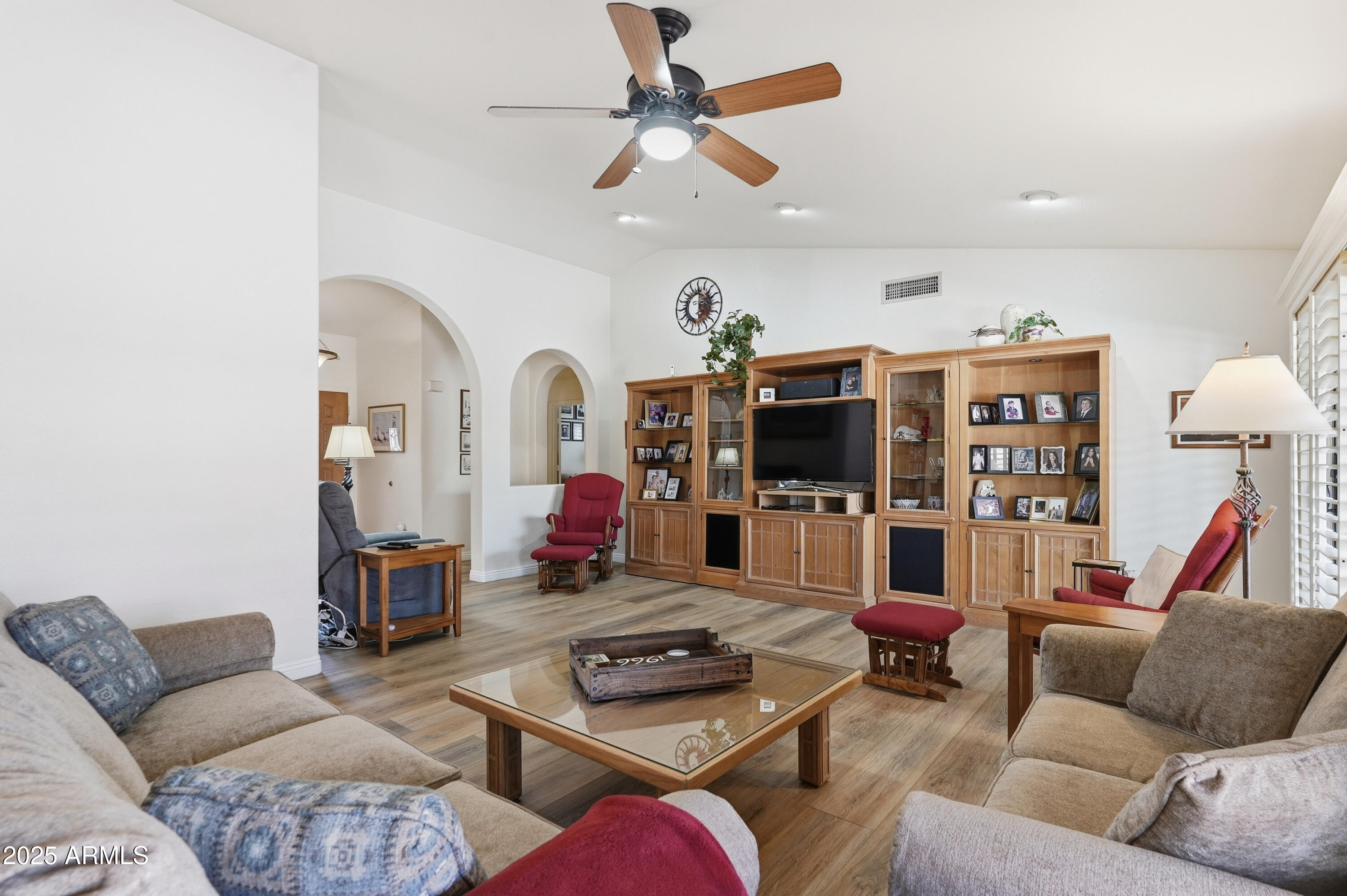 9402 E JADECREST Drive