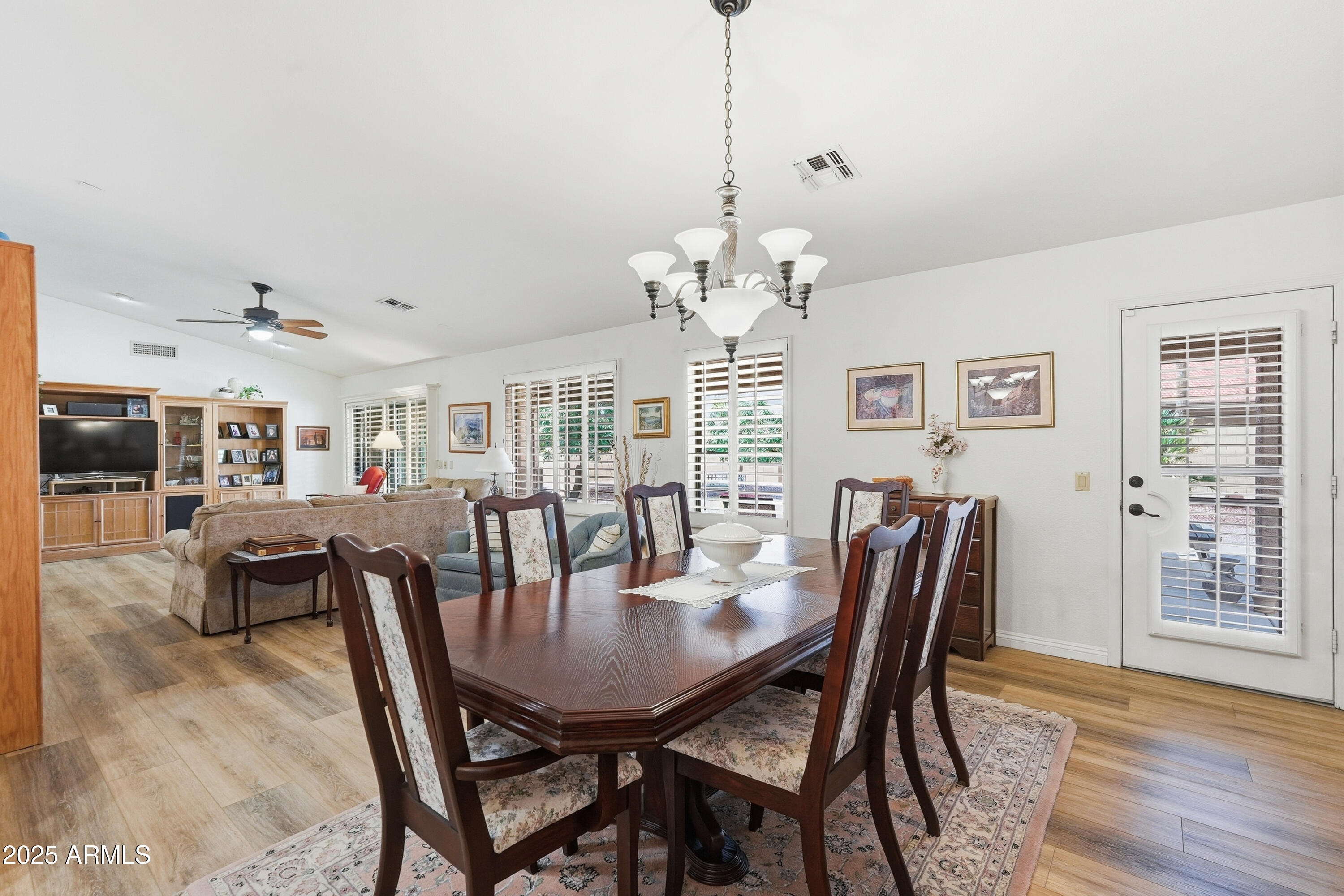 9402 E JADECREST Drive