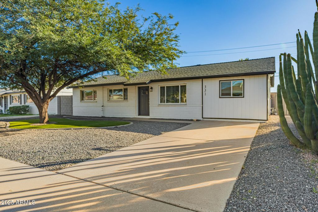 Photo of 331 E Pierce Street, Tempe, AZ 85288 (MLS # 6958537)