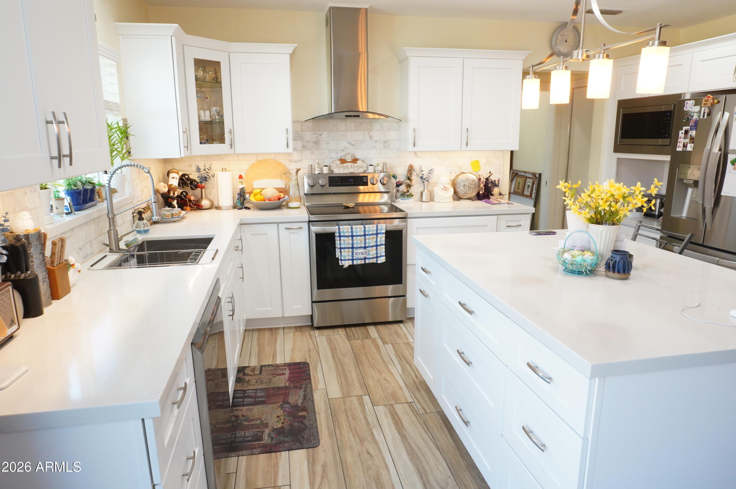 1550 E DESERT INN Drive