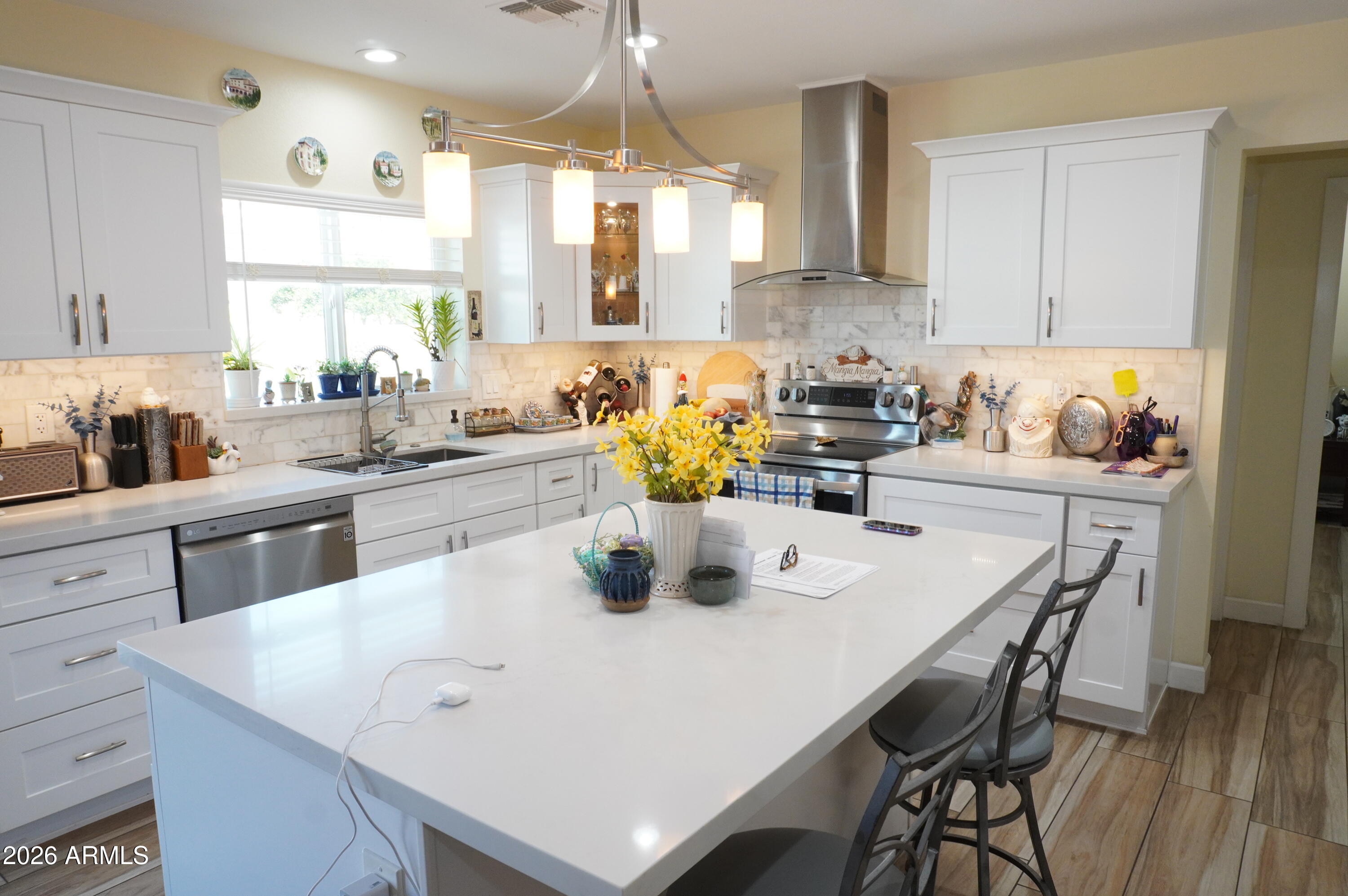 1550 E DESERT INN Drive