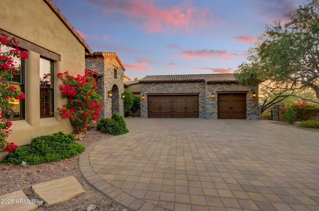 Photo of 8787 E Lost Gold Circle, Gold Canyon, AZ 85118 (MLS # 6919247)