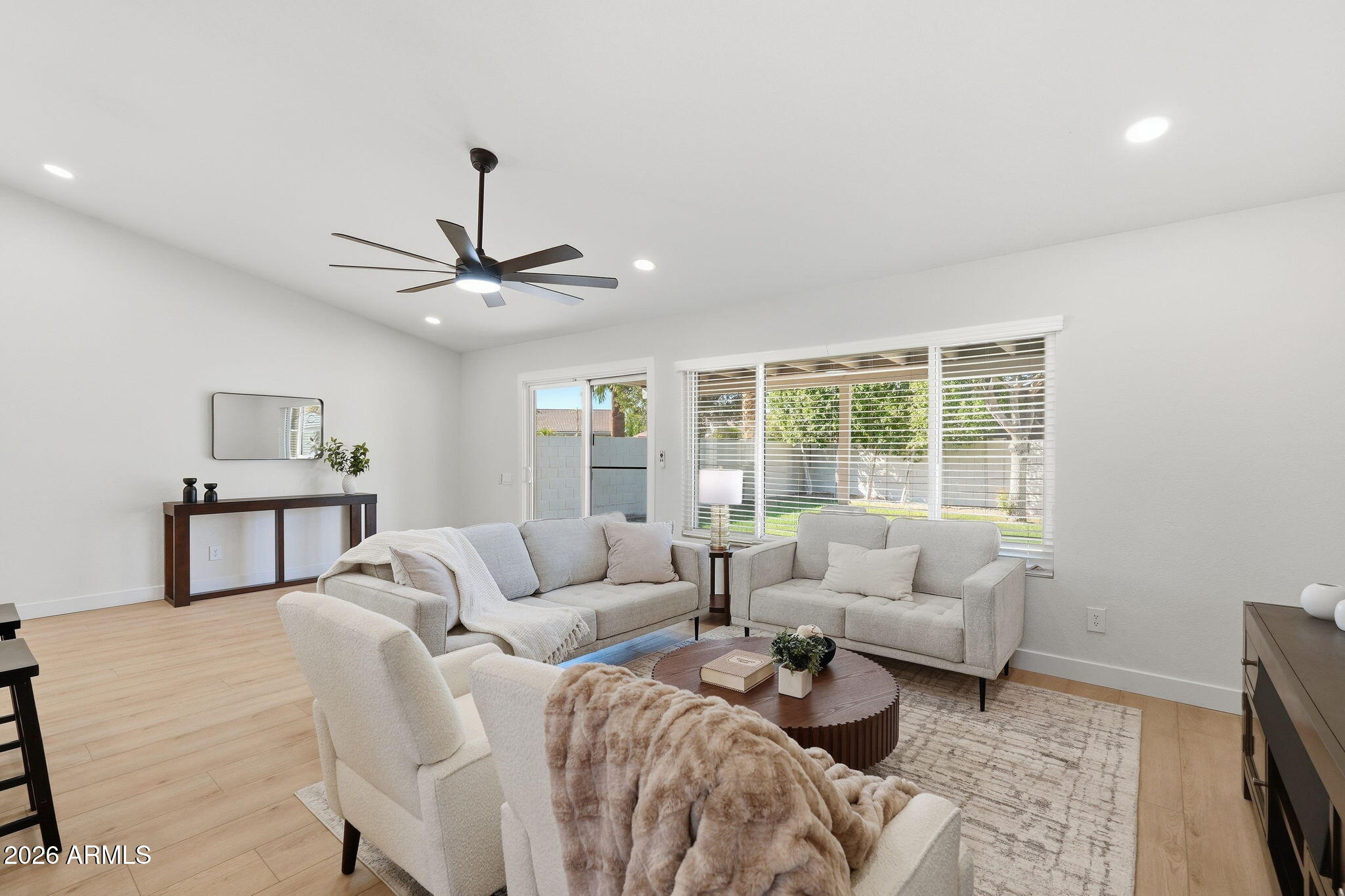 506 W AMOROSO Drive