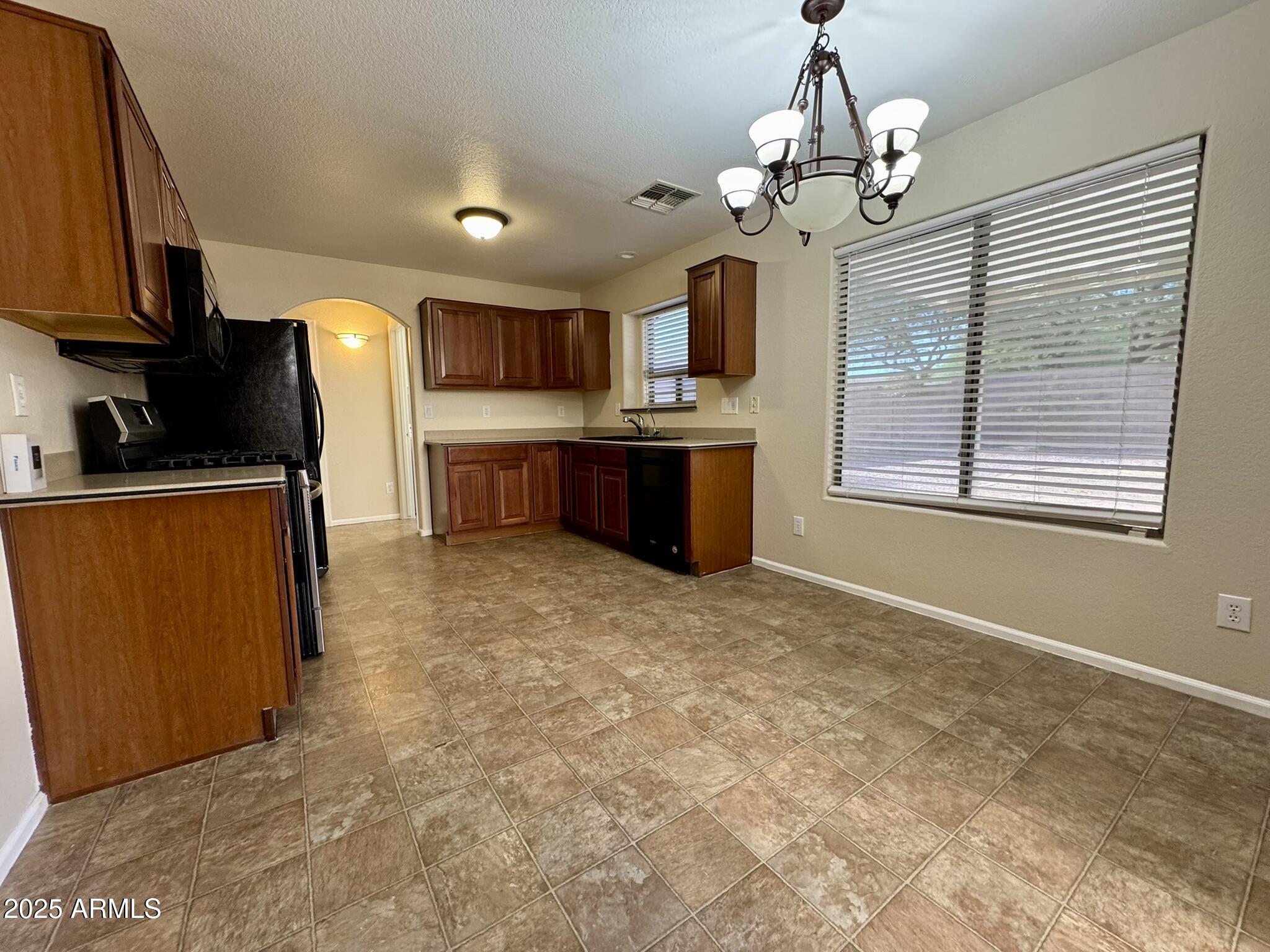 2344 W WHITE FEATHER Lane