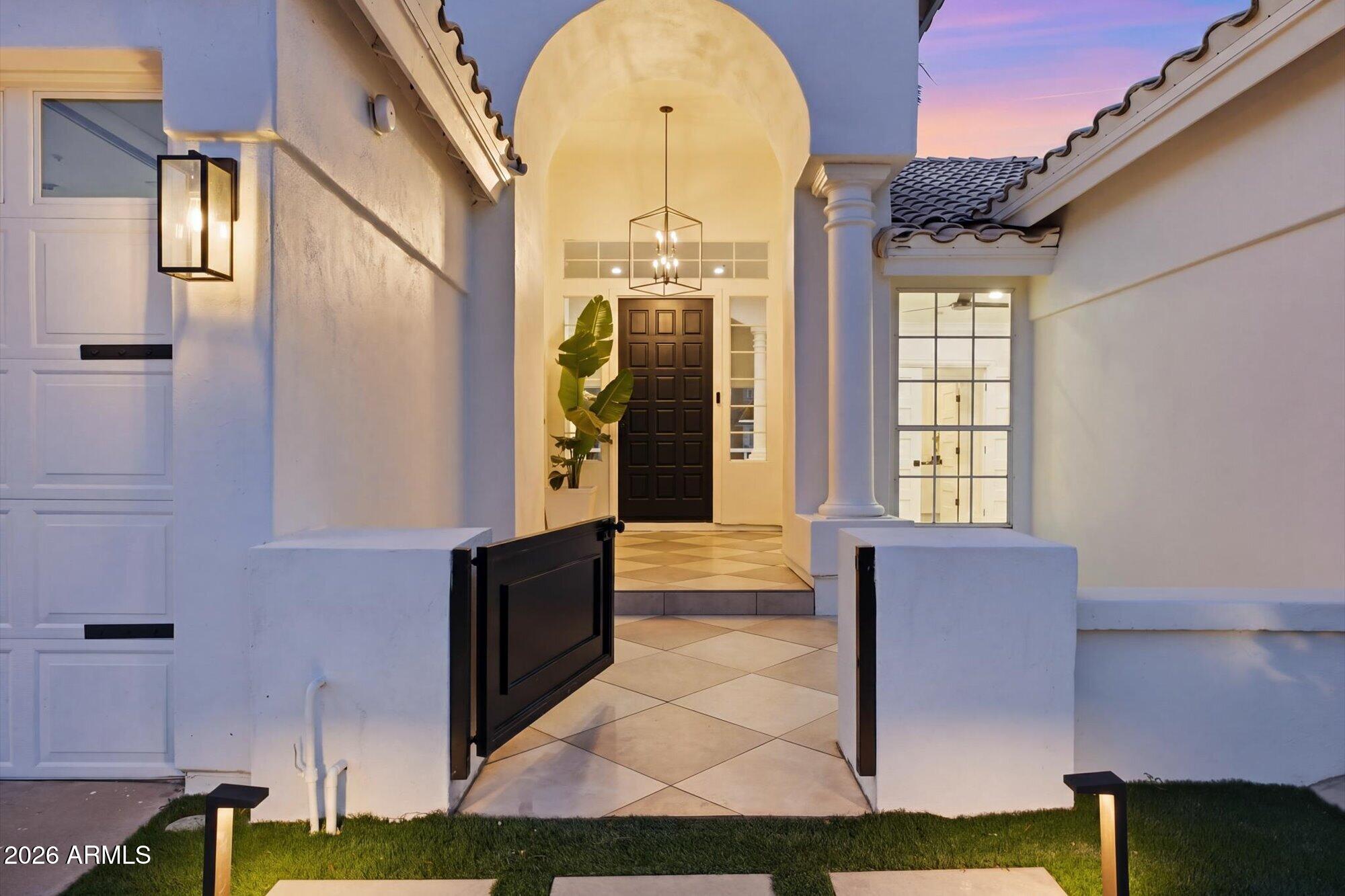 8876 E SURREY Avenue