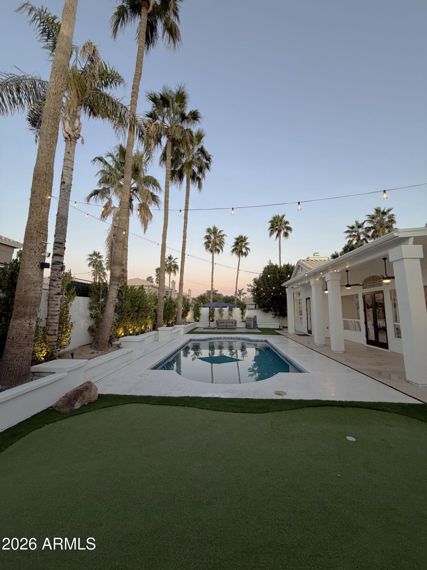 8876 E SURREY Avenue