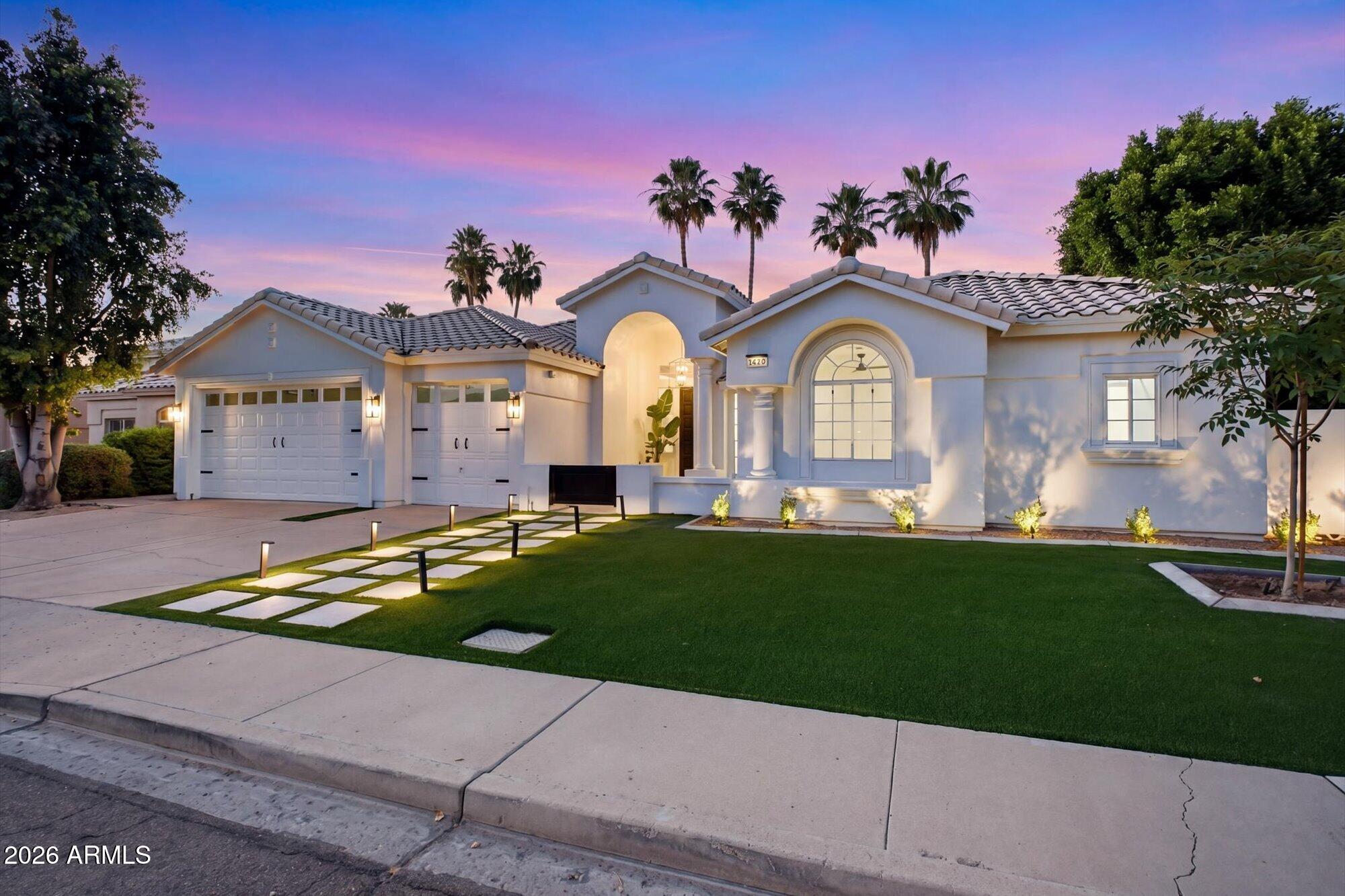 8876 E SURREY Avenue