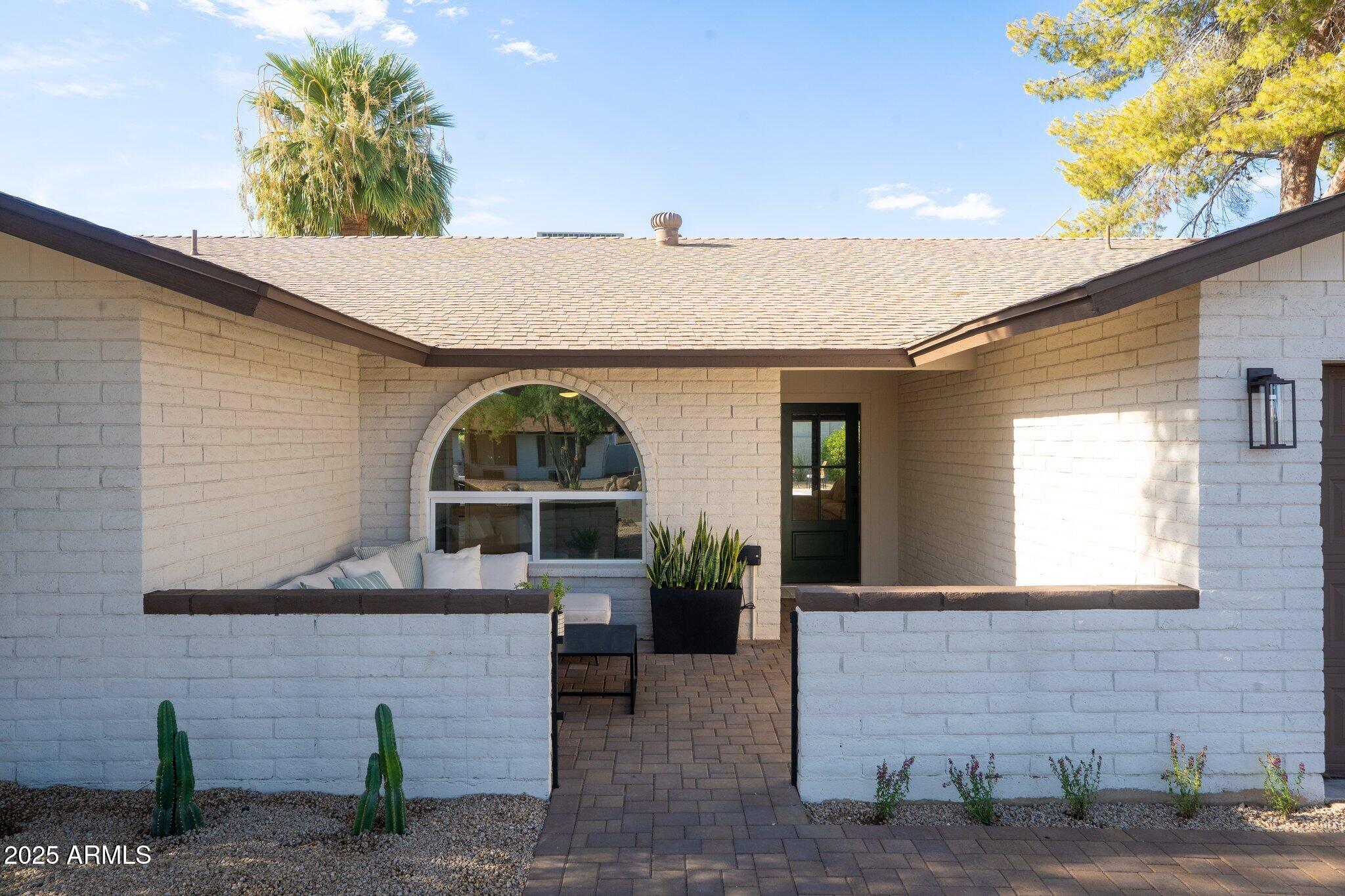 5122 E BLANCHE Drive