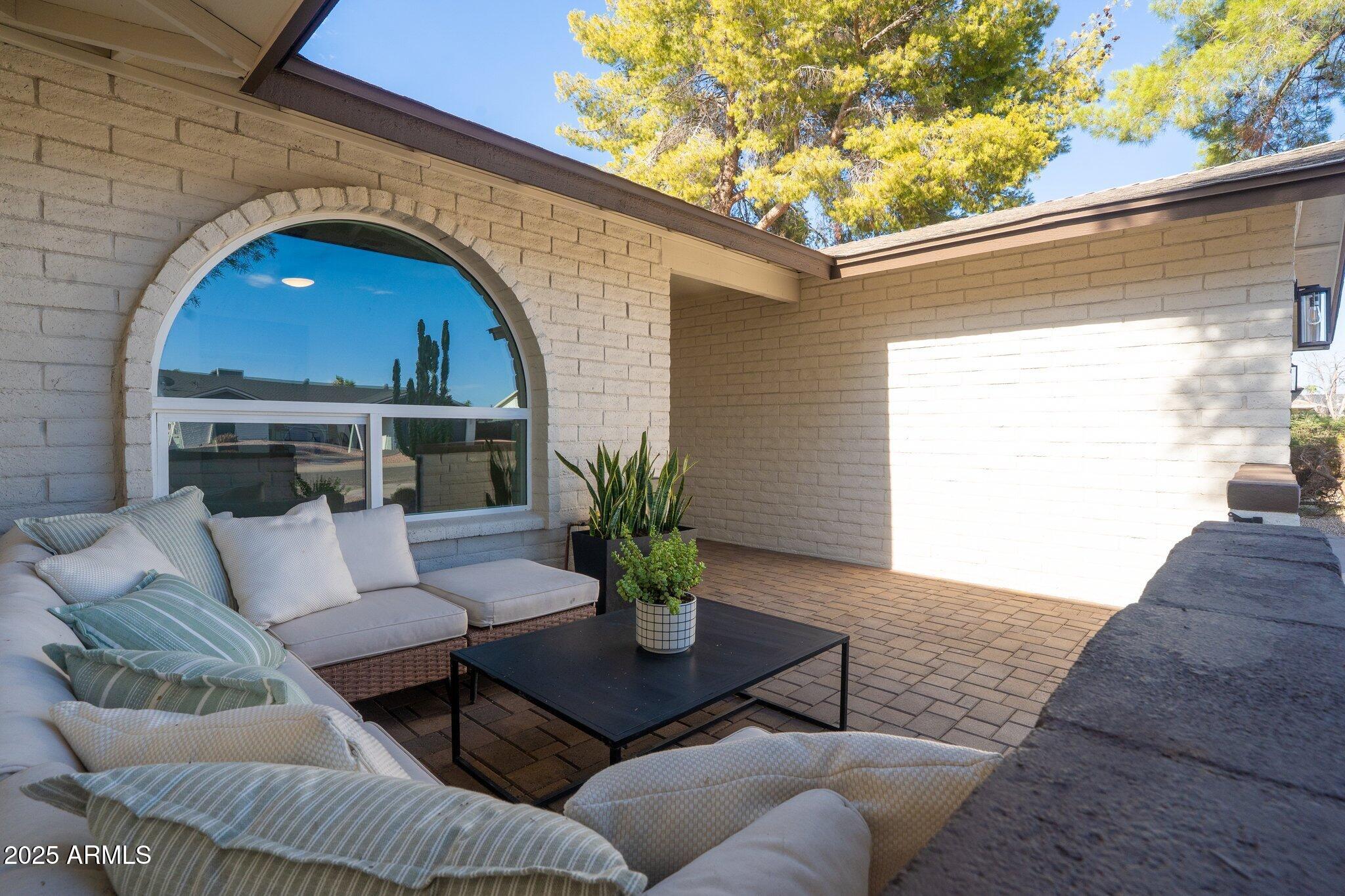 5122 E BLANCHE Drive