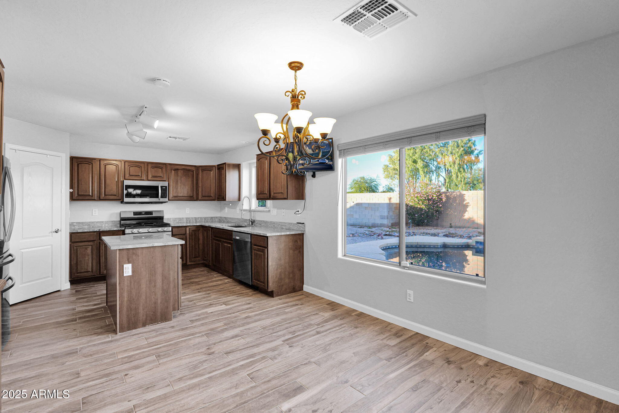 1148 W HEREFORD Drive