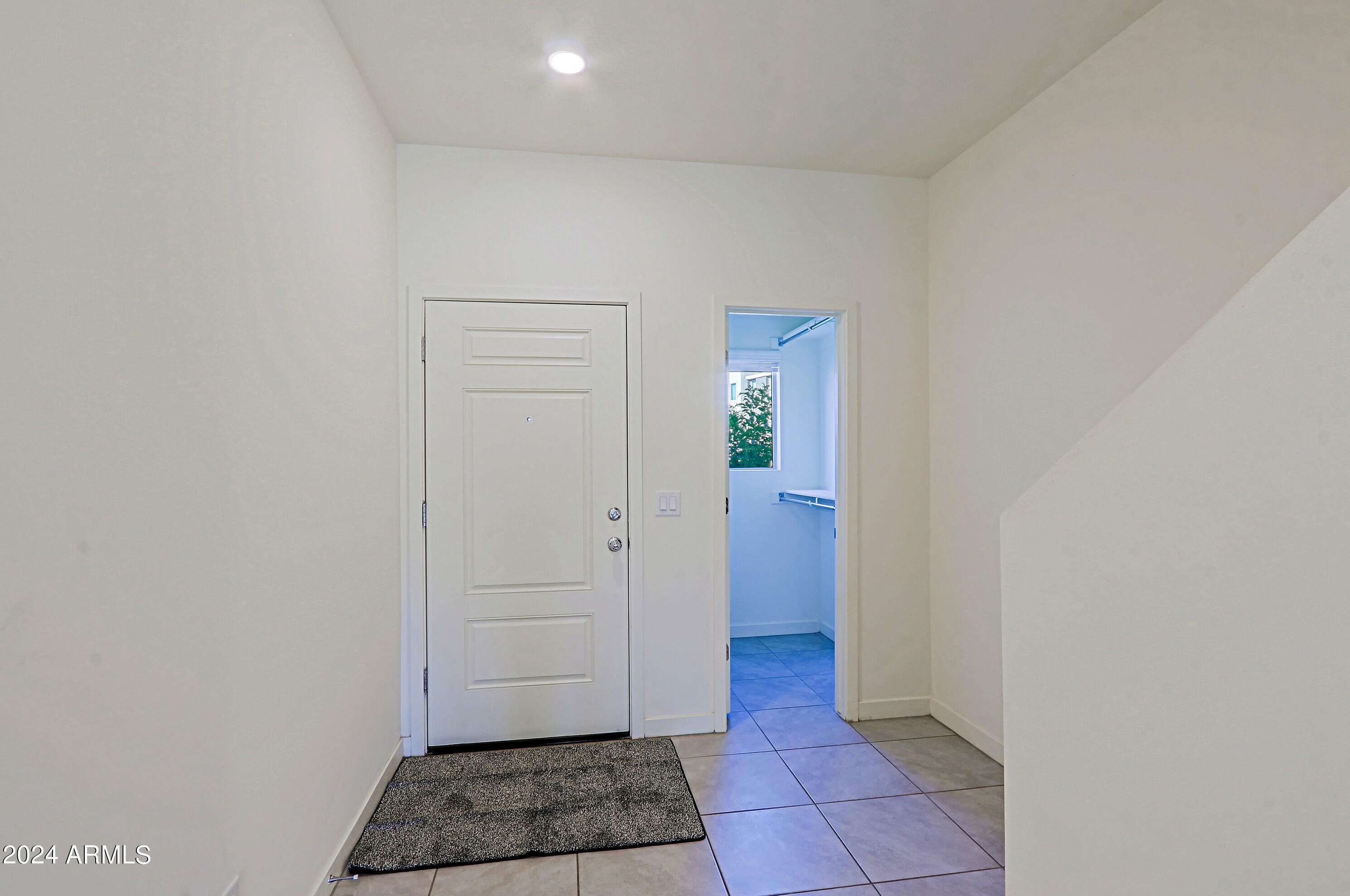 2231 W LAURIE Lane