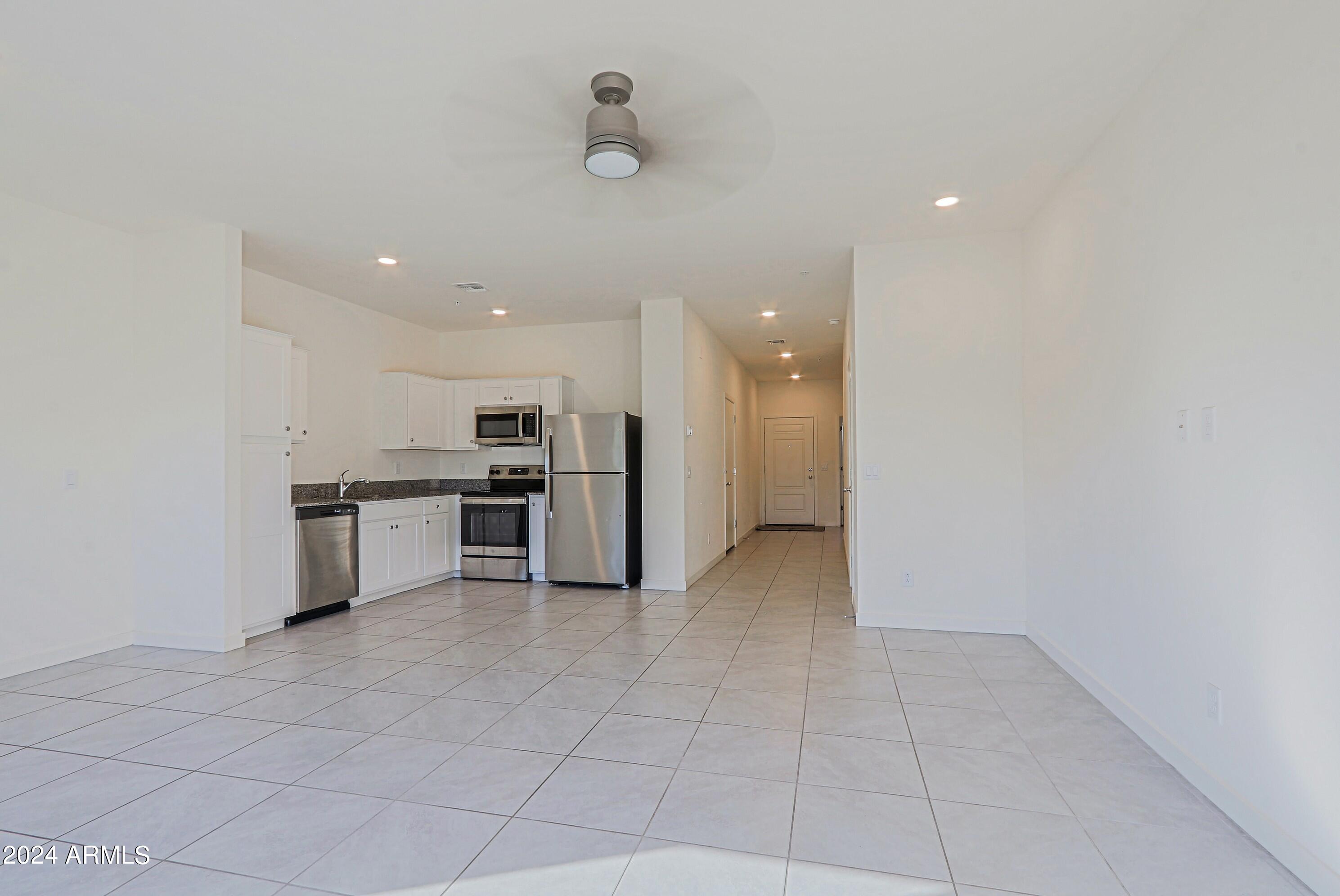 2231 W LAURIE Lane