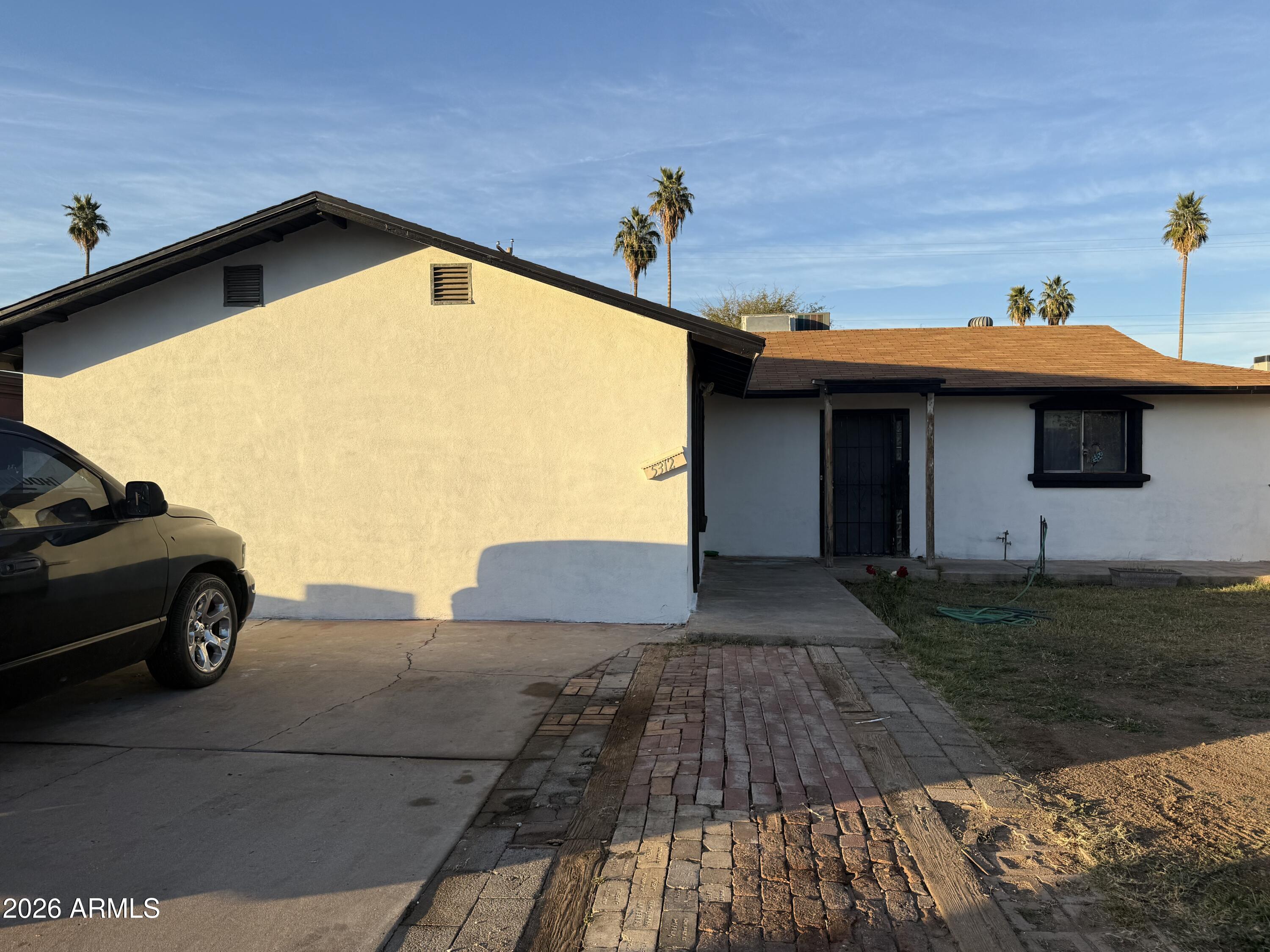 5312 W EDGEMONT Avenue