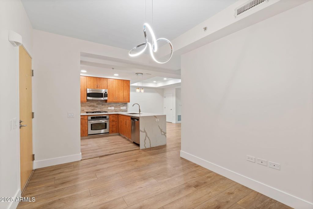 Photo of 7127 E Rancho Vista Drive #2003, Scottsdale, AZ 85251 (MLS # 6935332)