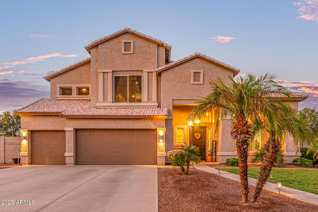 Photo of 860 E Oakland Street, Gilbert, AZ 85295 (MLS # 6931532)