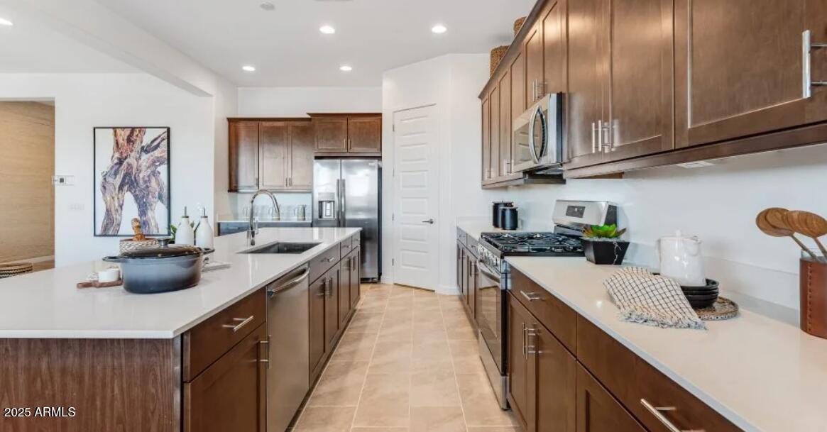 15024 W DESERT HOLLOW Drive