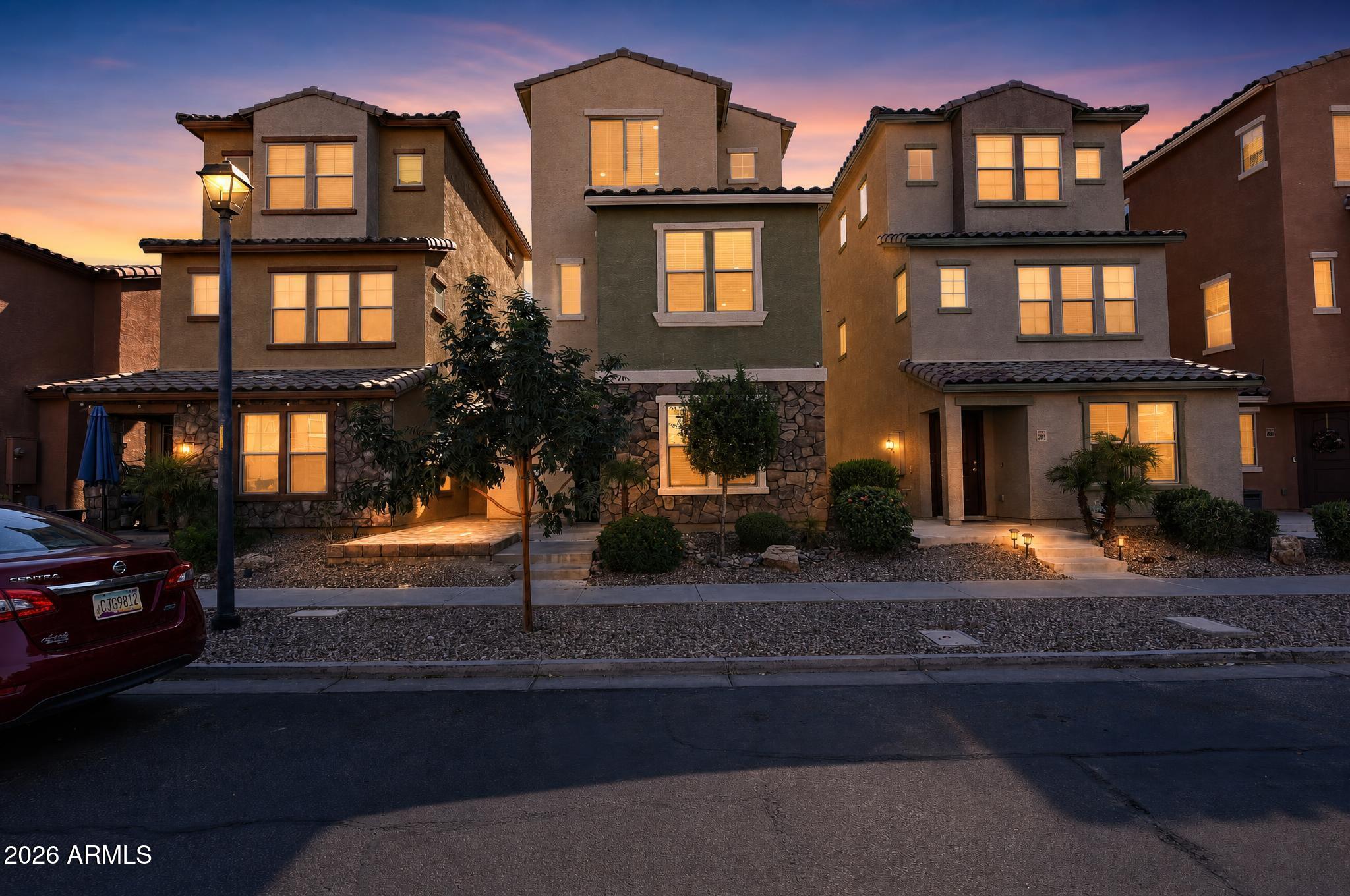 2015 N 77TH Lane