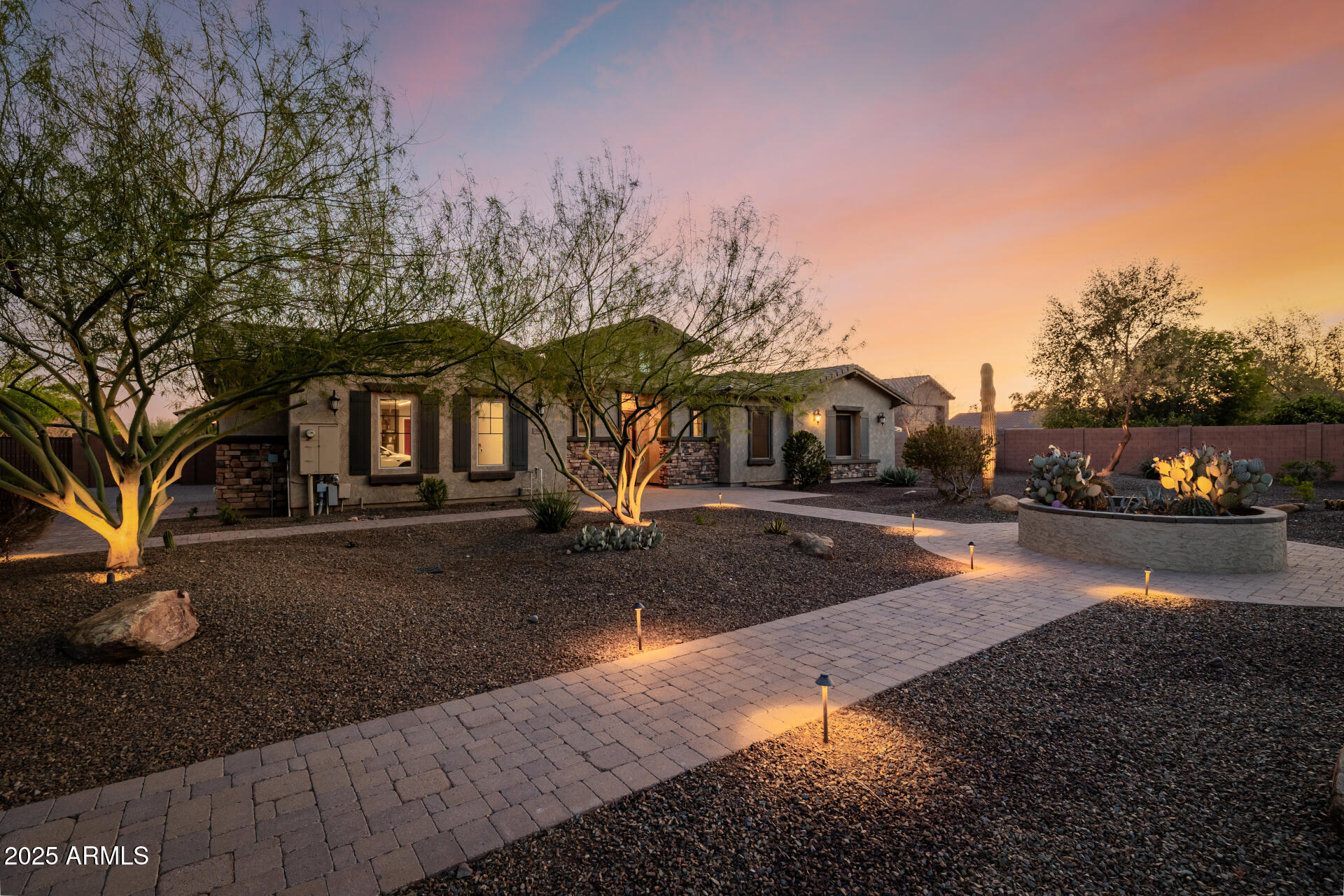 7889 W CALLE LEJOS --