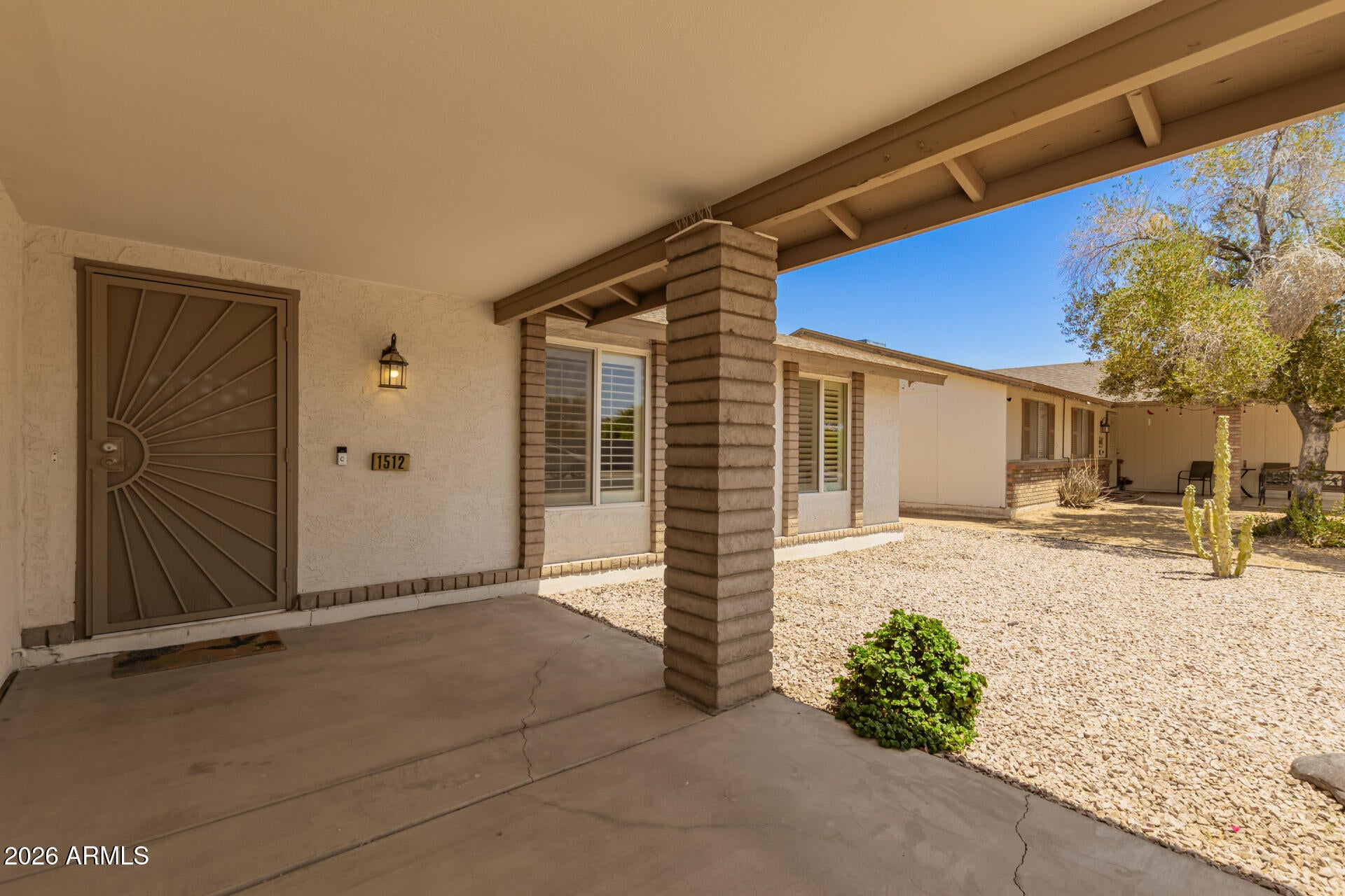 1512 W MARIPOSA Drive