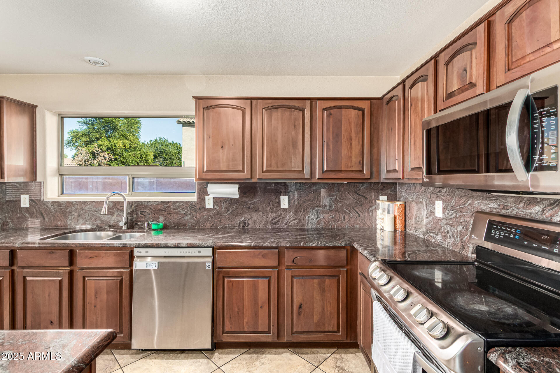 3864 E MINE SHAFT Road