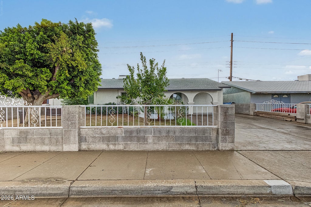 Photo of 4307 N 71st Drive, Phoenix, AZ 85033 (MLS # 7093384)