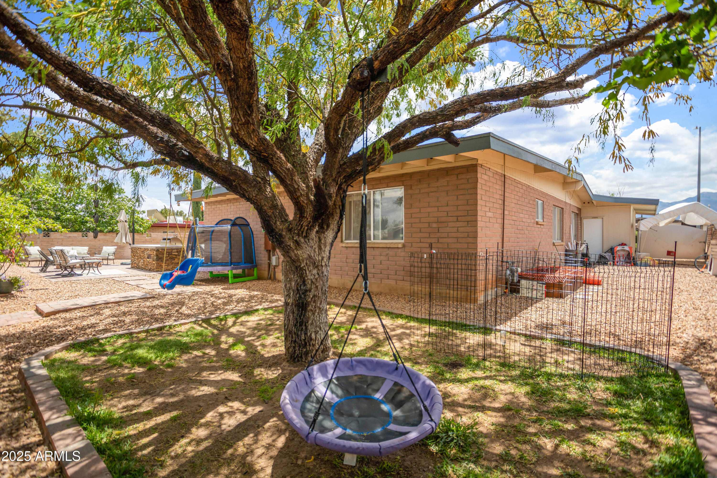 TOWN & COUNTRY ESTATES 12 - Residential