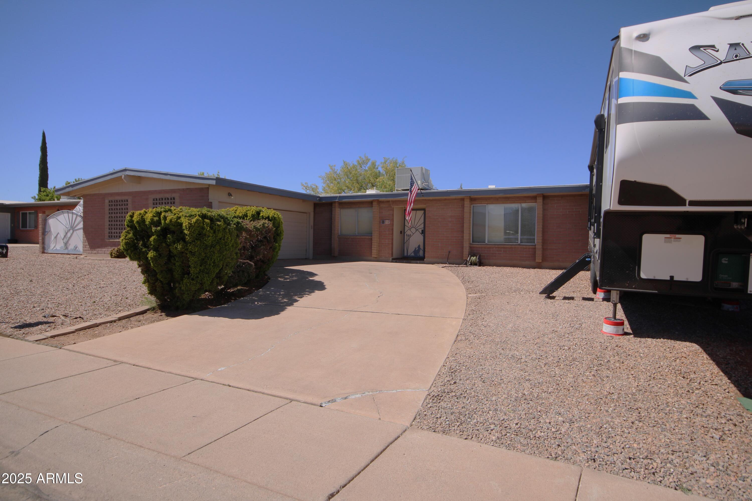 717 CHANTILLY Drive