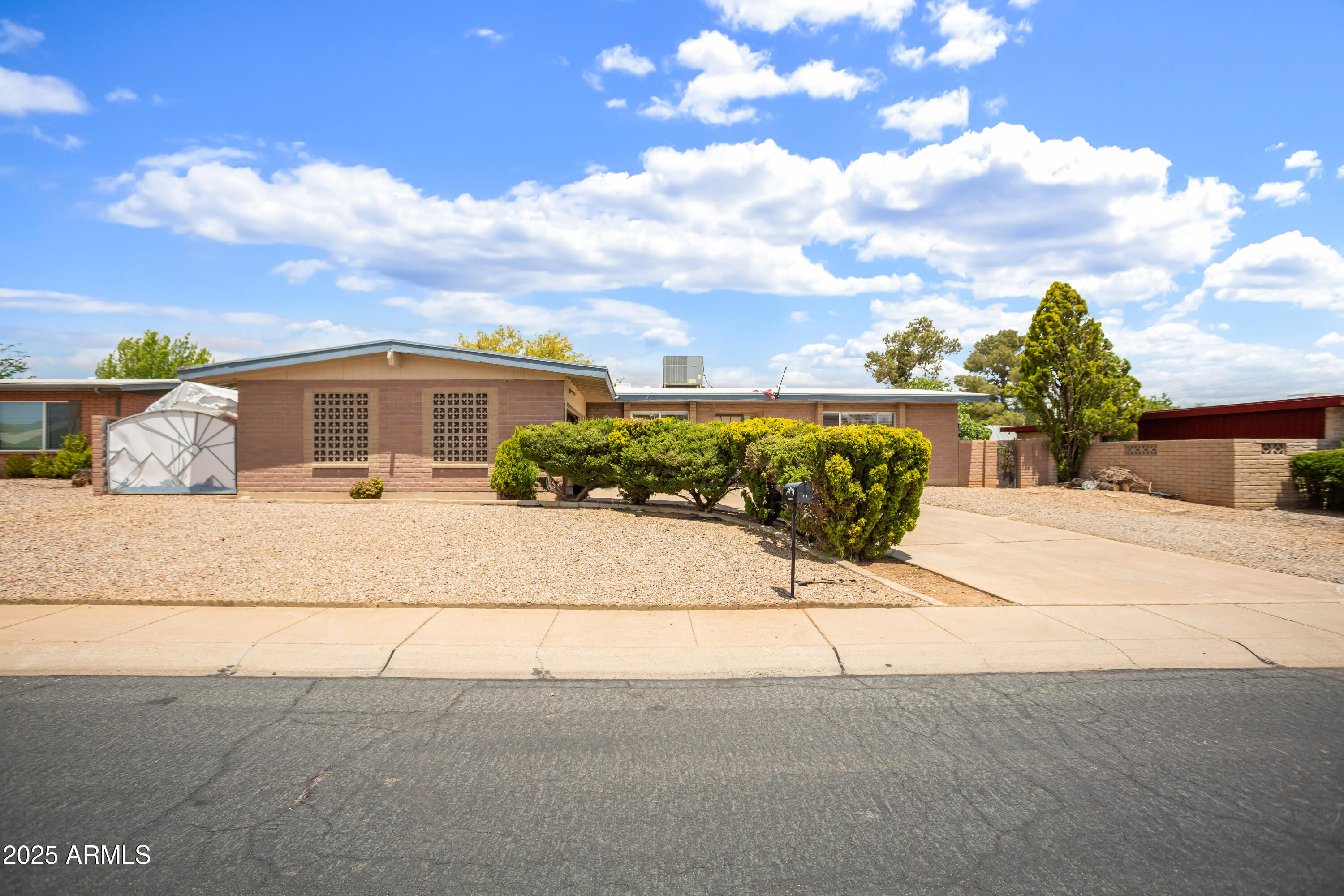 TOWN & COUNTRY ESTATES 12 - Residential