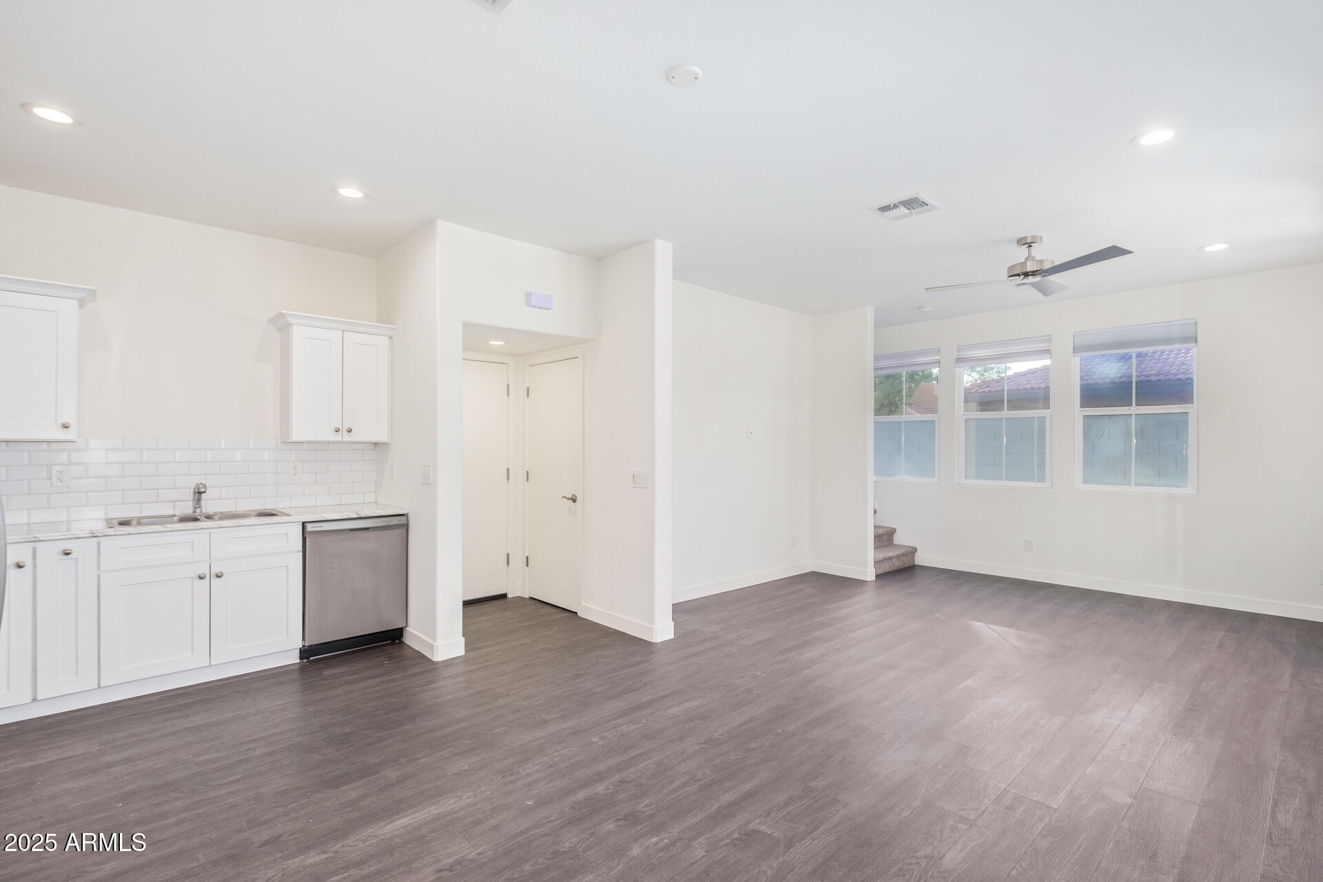 3218 W GLENDALE Avenue 27