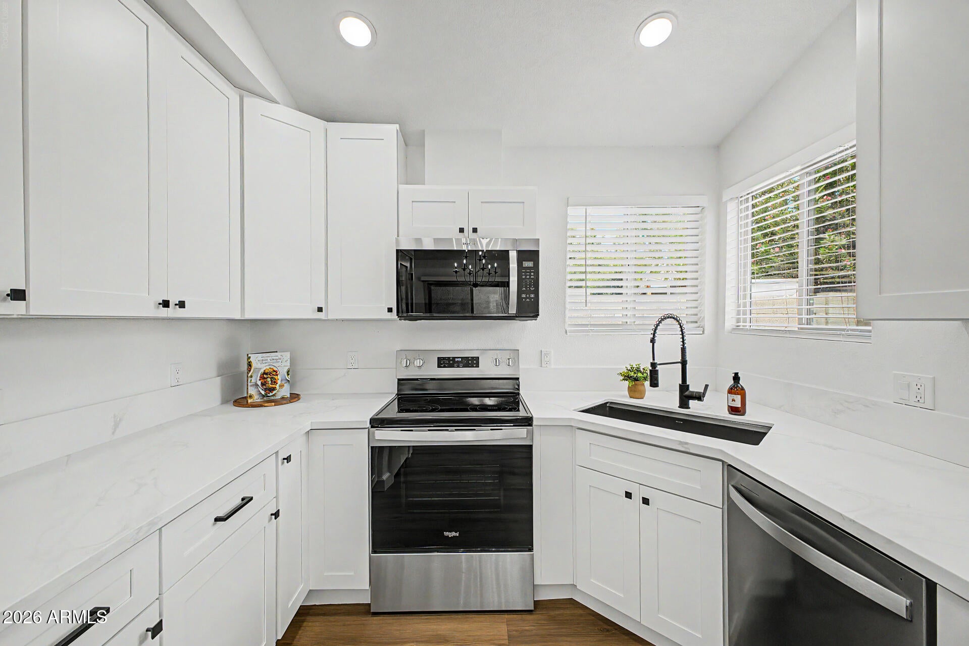 921 S VAL VISTA Drive 51