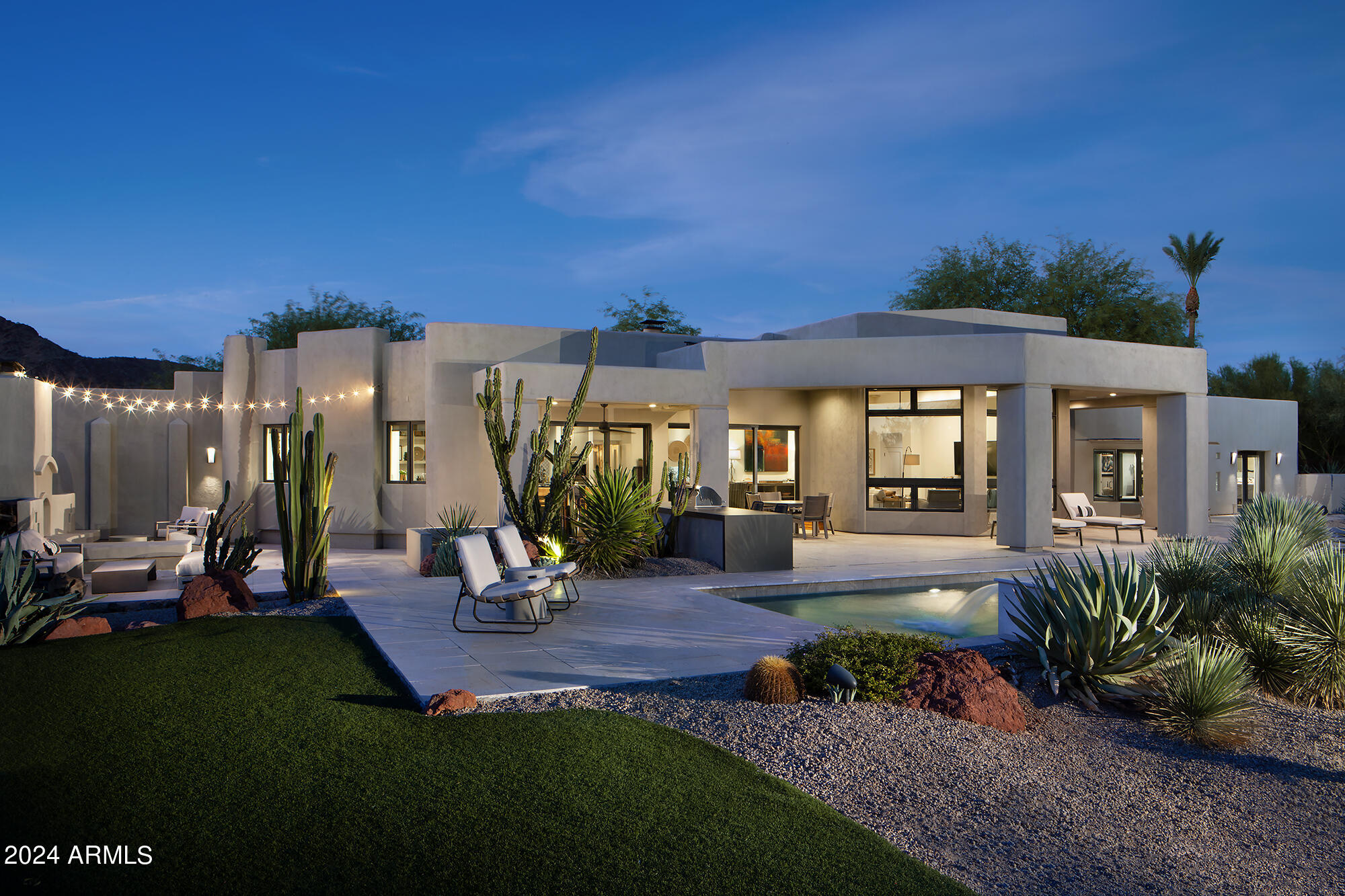 Photo 3 of 35 of 6111 N CAMELBACK MANOR Drive house