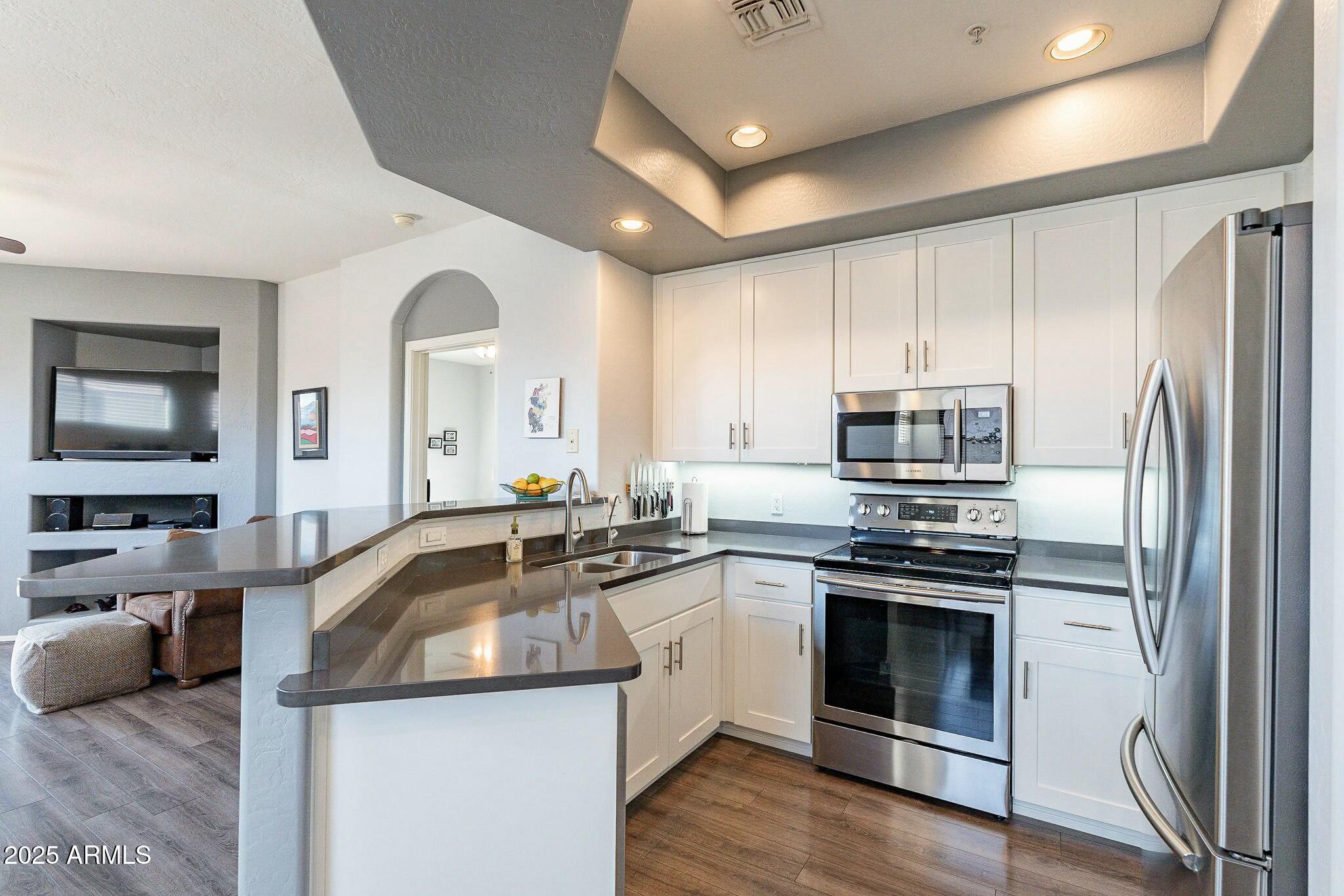 705 W QUEEN CREEK Road 2158