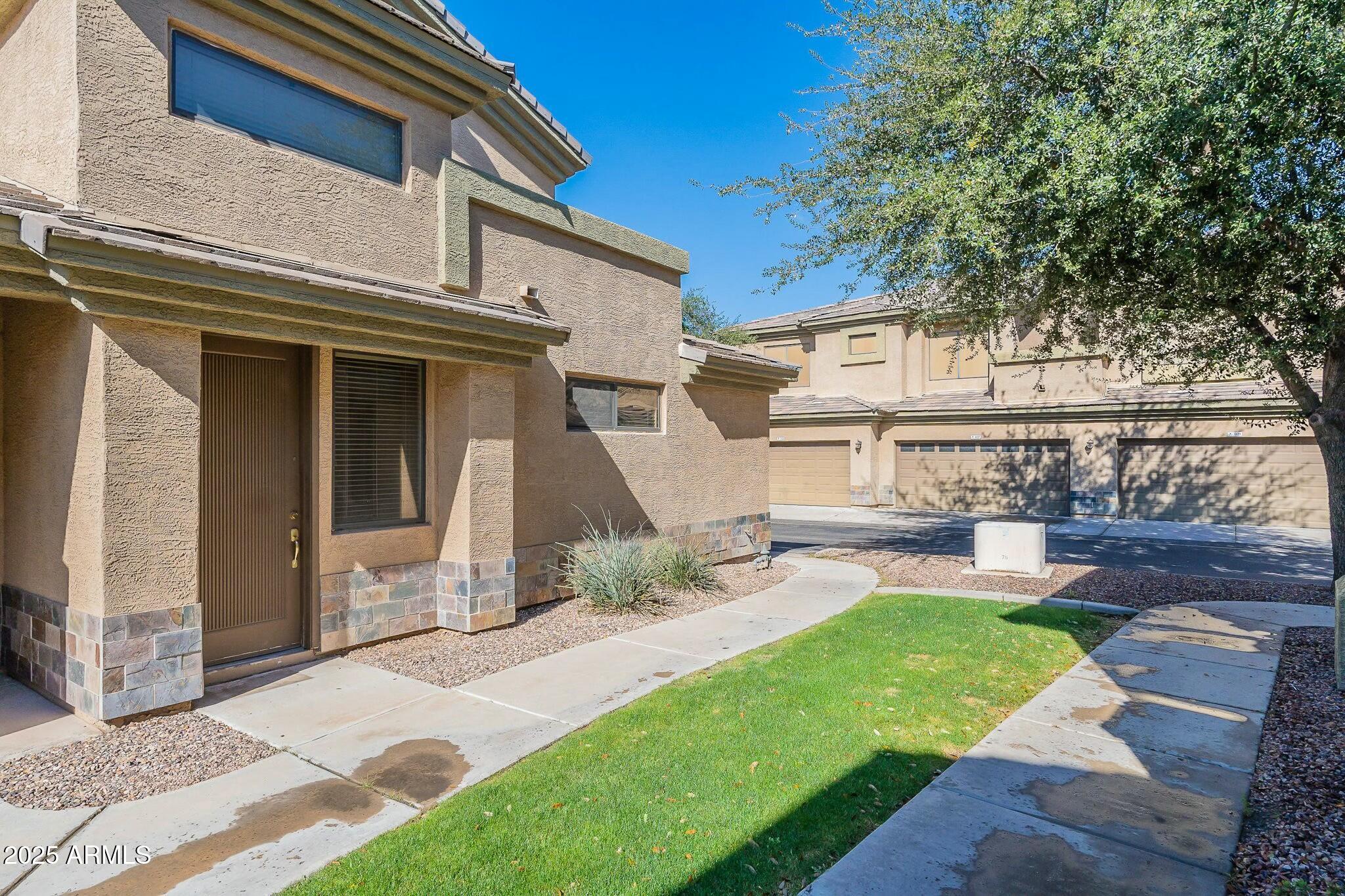 705 W QUEEN CREEK Road 2158