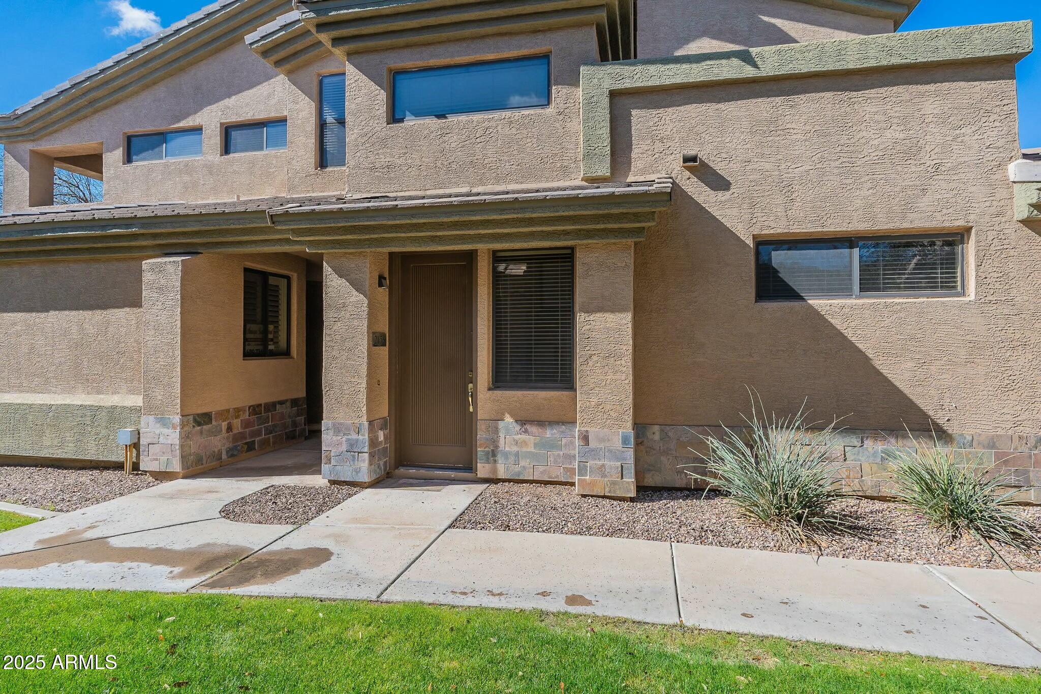 705 W QUEEN CREEK Road 2158